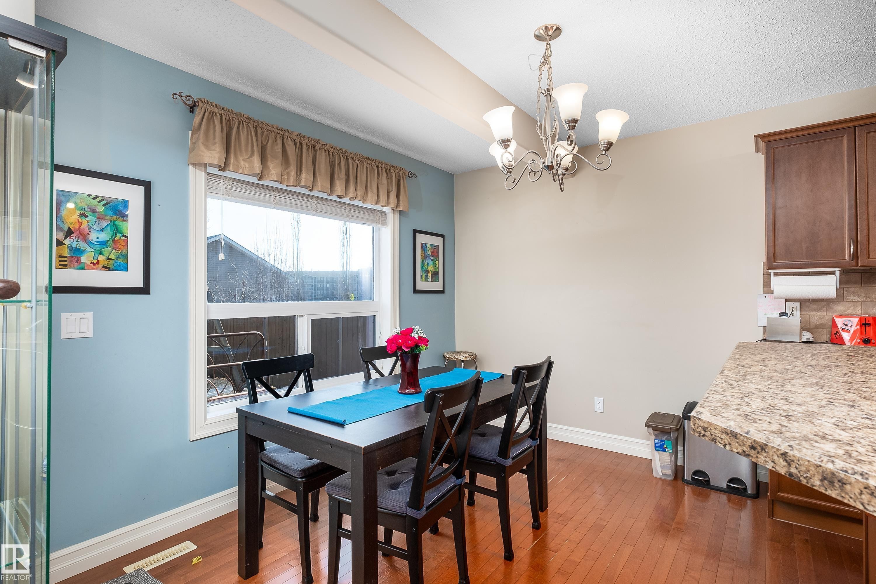 4 Spring Grove Crescent, Spruce Grove, AB - Indoor Photo Showing Dining Room