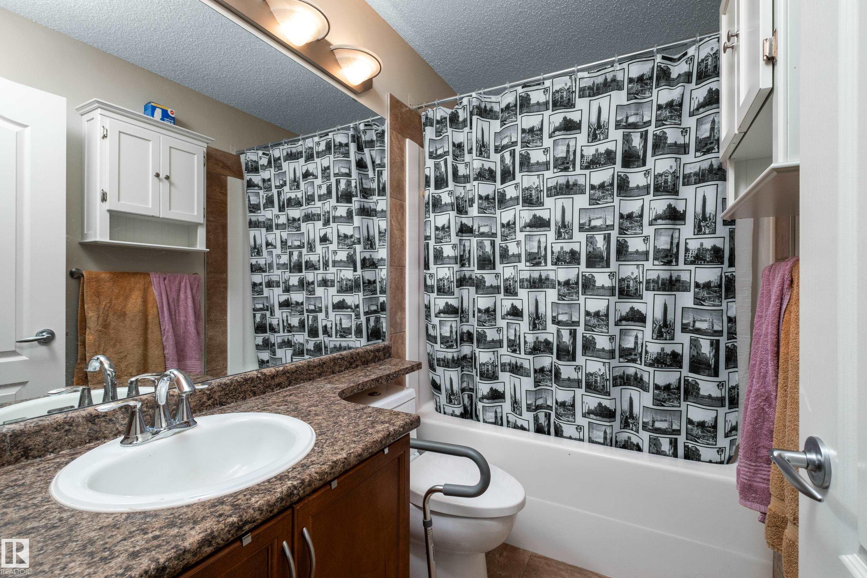 4 Spring Grove Crescent, Spruce Grove, AB - Indoor Photo Showing Bathroom