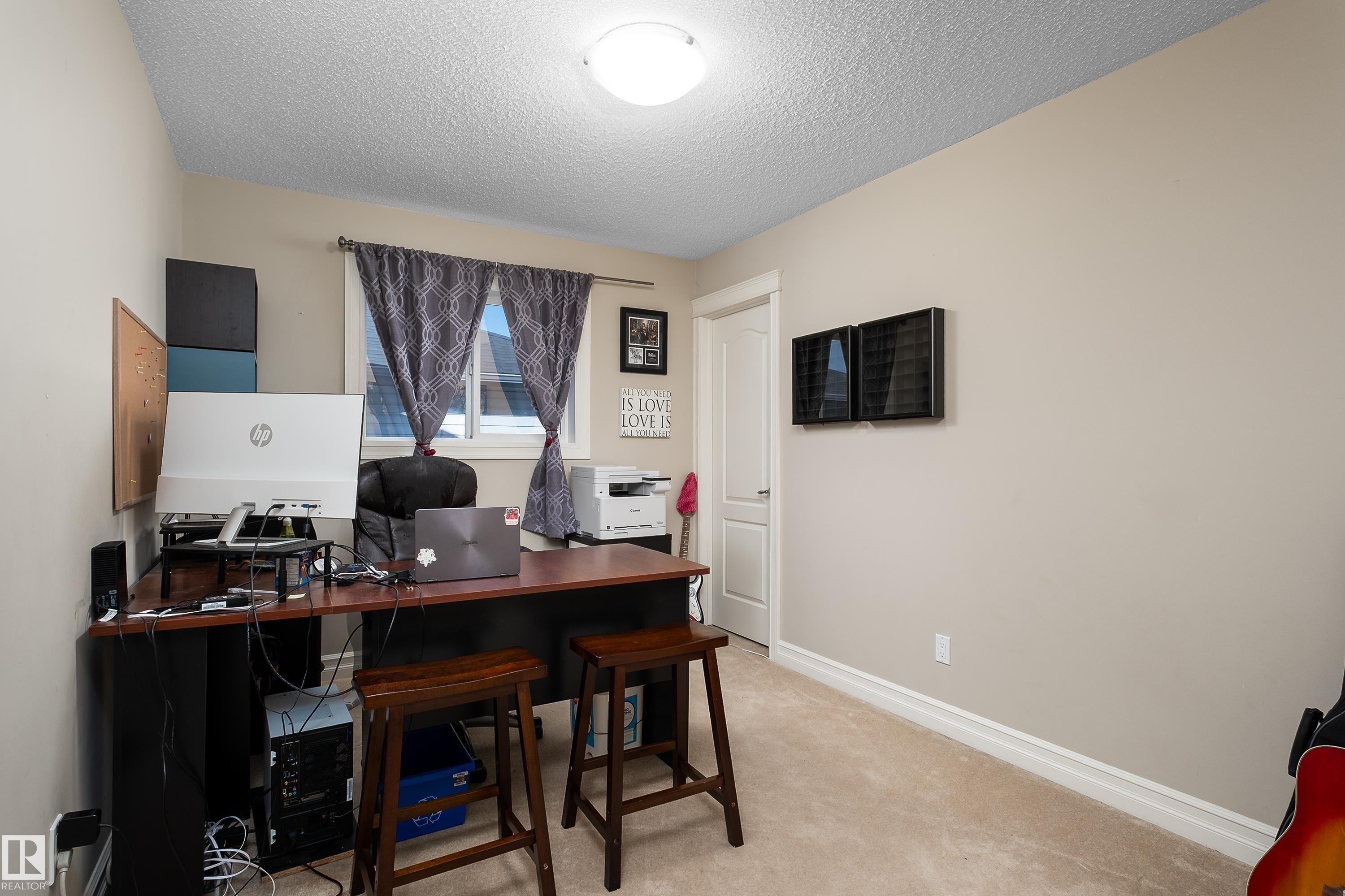 4 Spring Grove Crescent, Spruce Grove, AB - Indoor Photo Showing Office