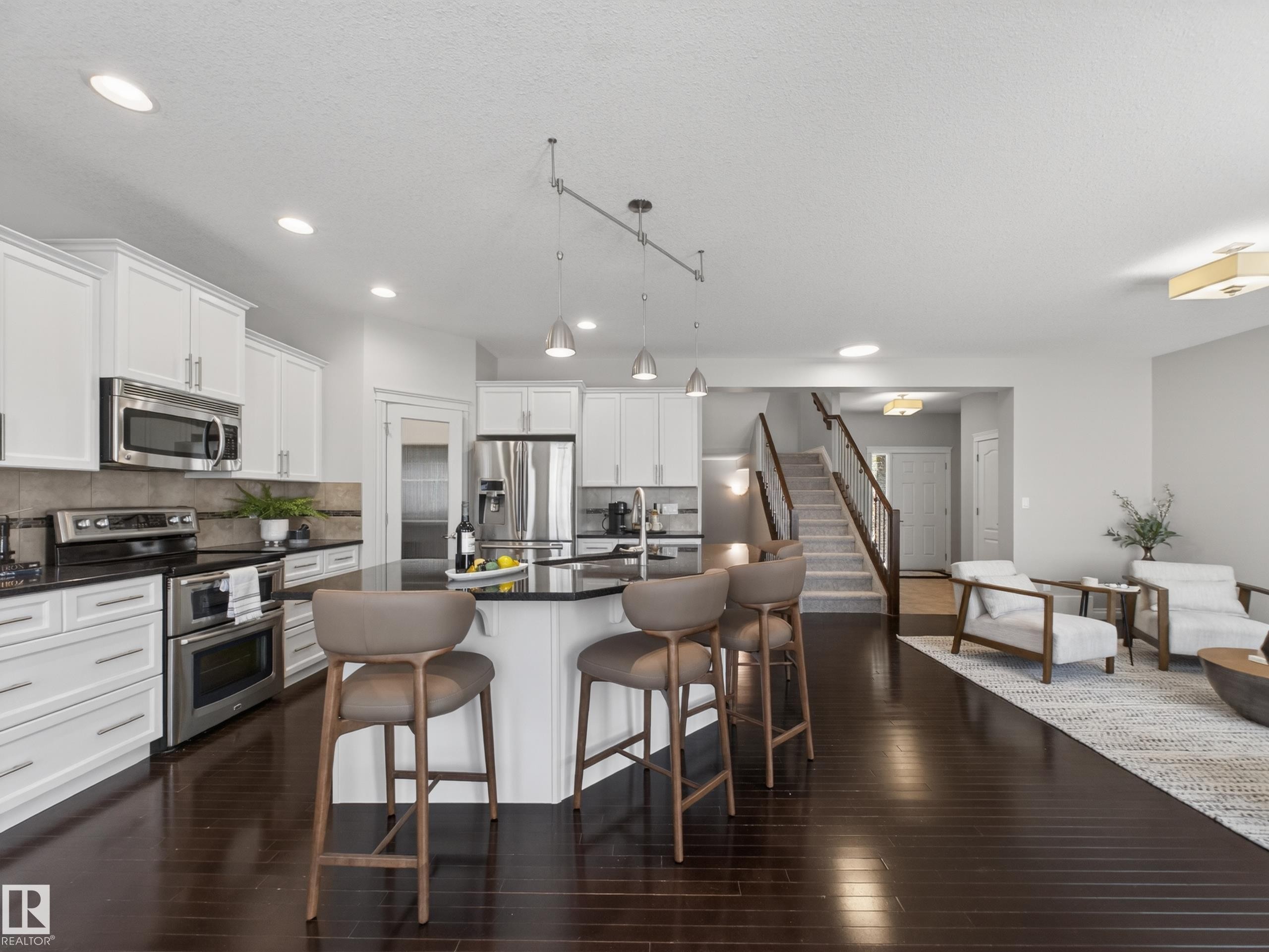1473 Wates Link, Edmonton, AB - Indoor Photo Showing Kitchen With Upgraded Kitchen