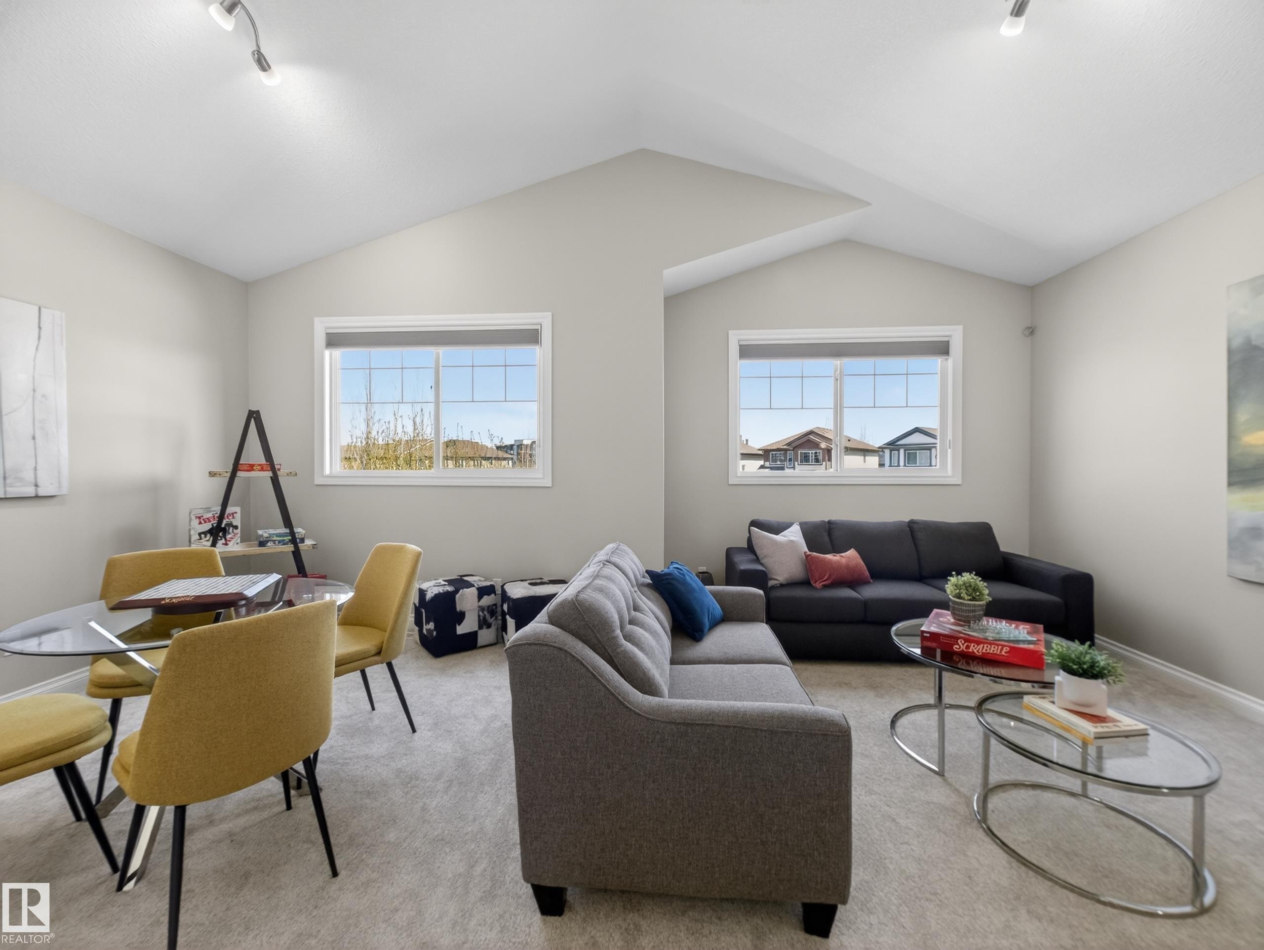 1473 Wates Link, Edmonton, AB - Indoor Photo Showing Living Room