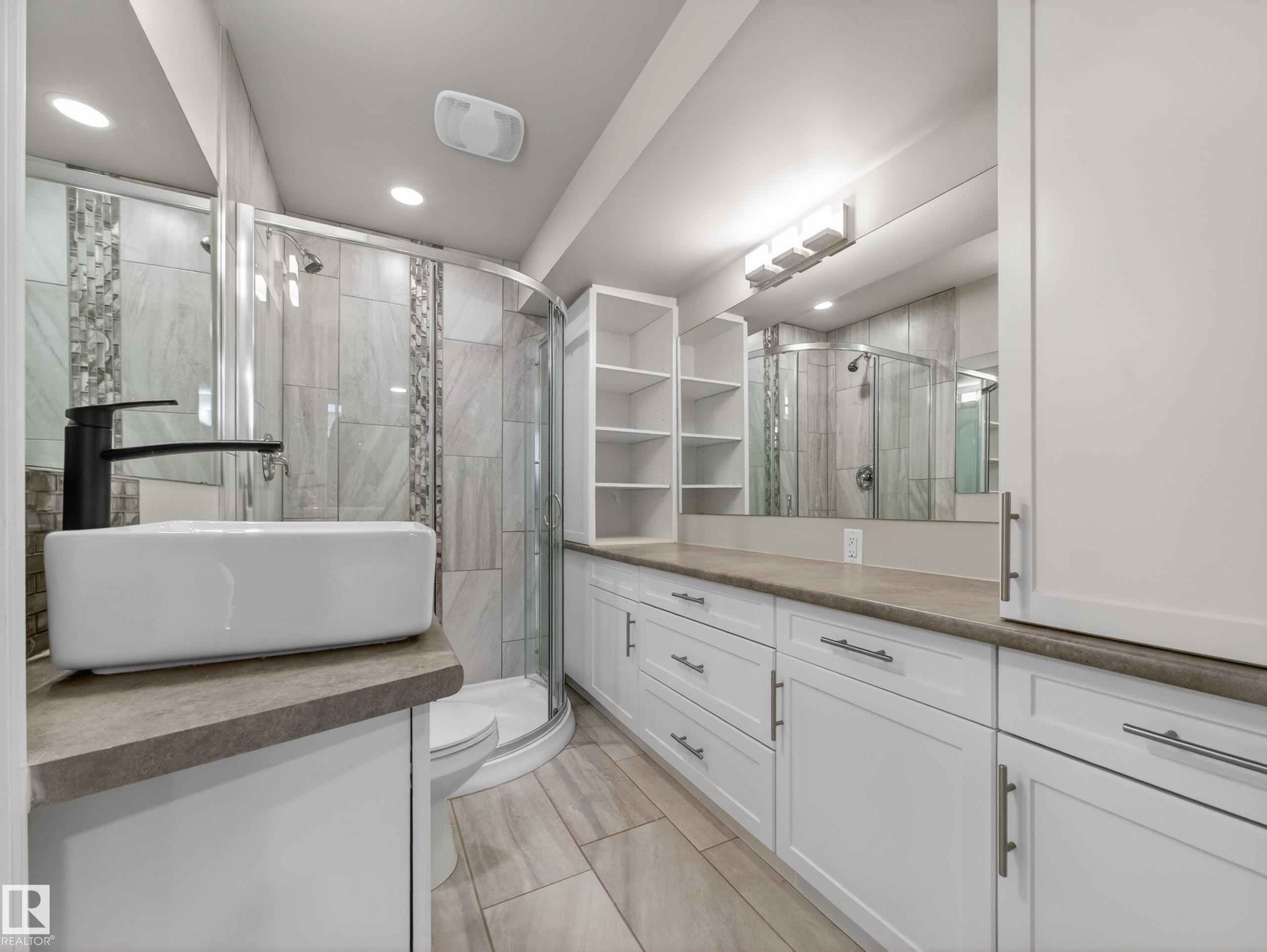 1473 Wates Link, Edmonton, AB - Indoor Photo Showing Bathroom