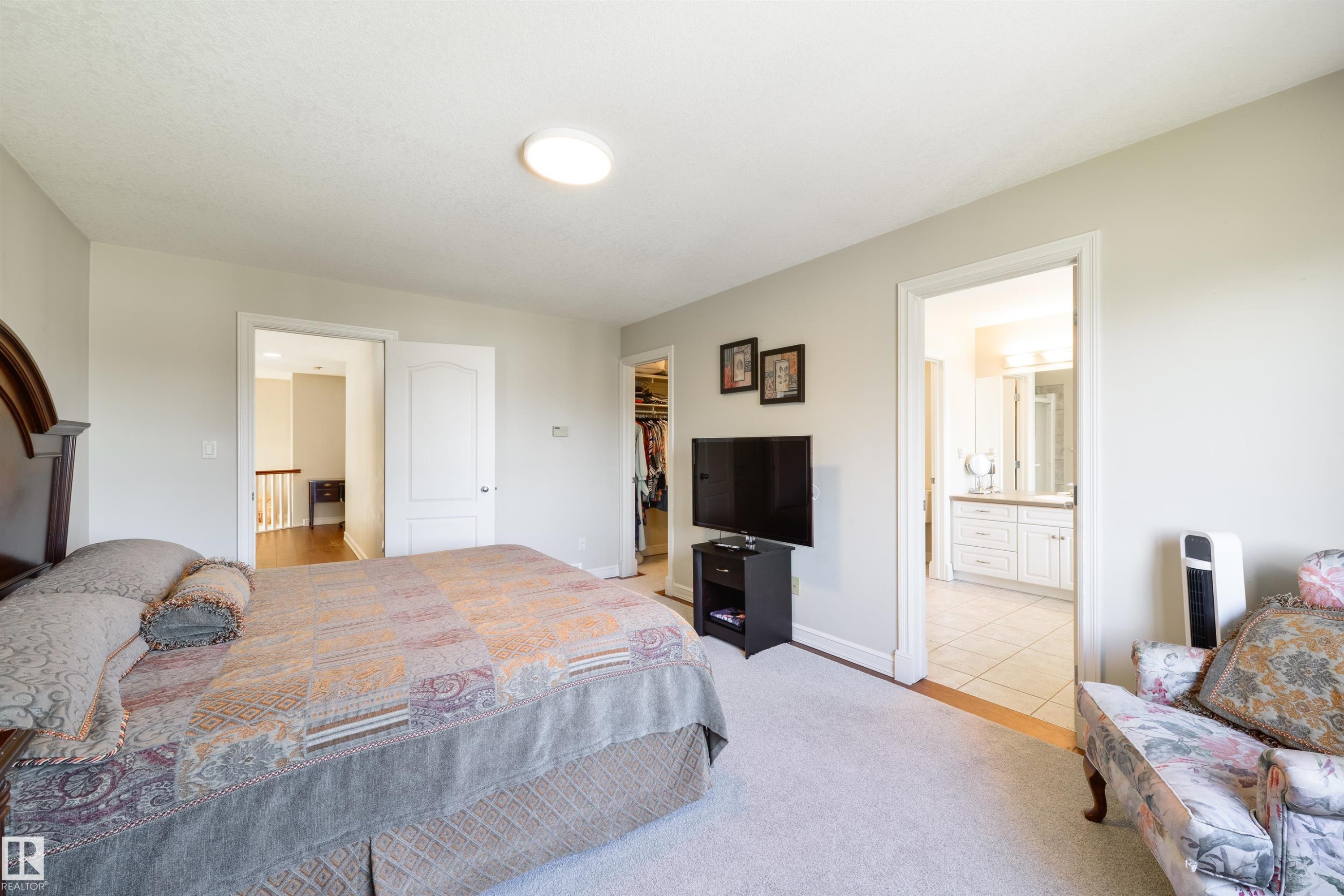 11304 9 Avenue, Edmonton, AB - Indoor Photo Showing Bedroom