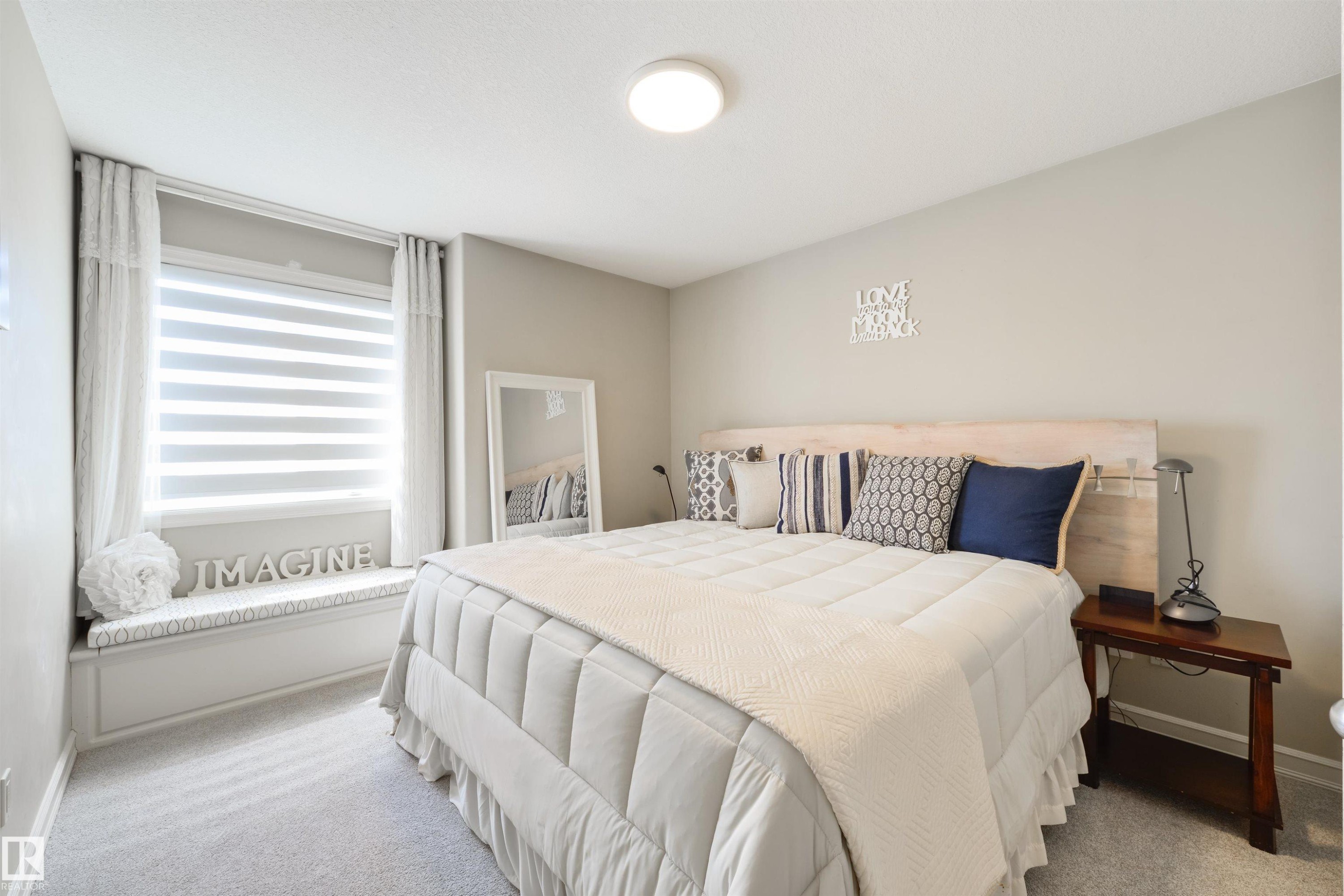 11304 9 Avenue, Edmonton, AB - Indoor Photo Showing Bedroom