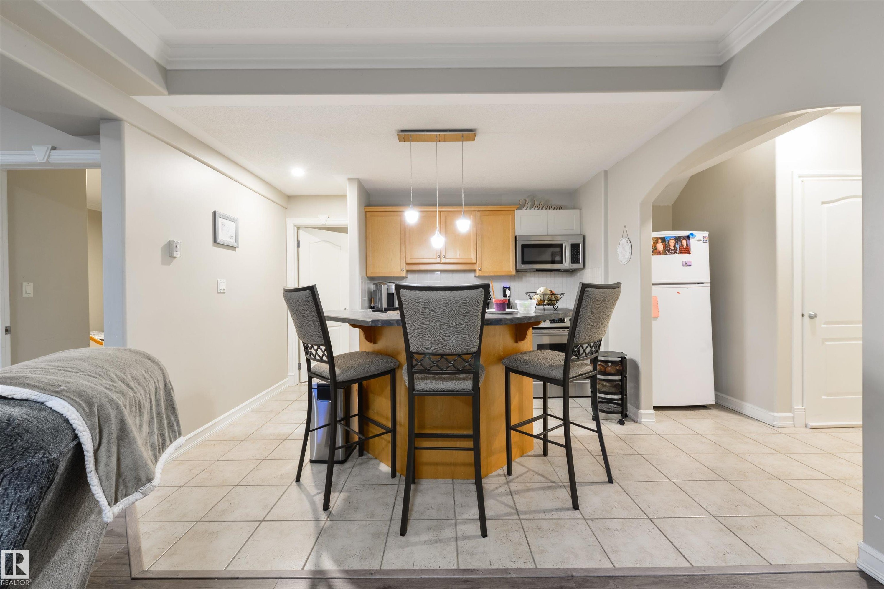 11304 9 Avenue, Edmonton, AB - Indoor