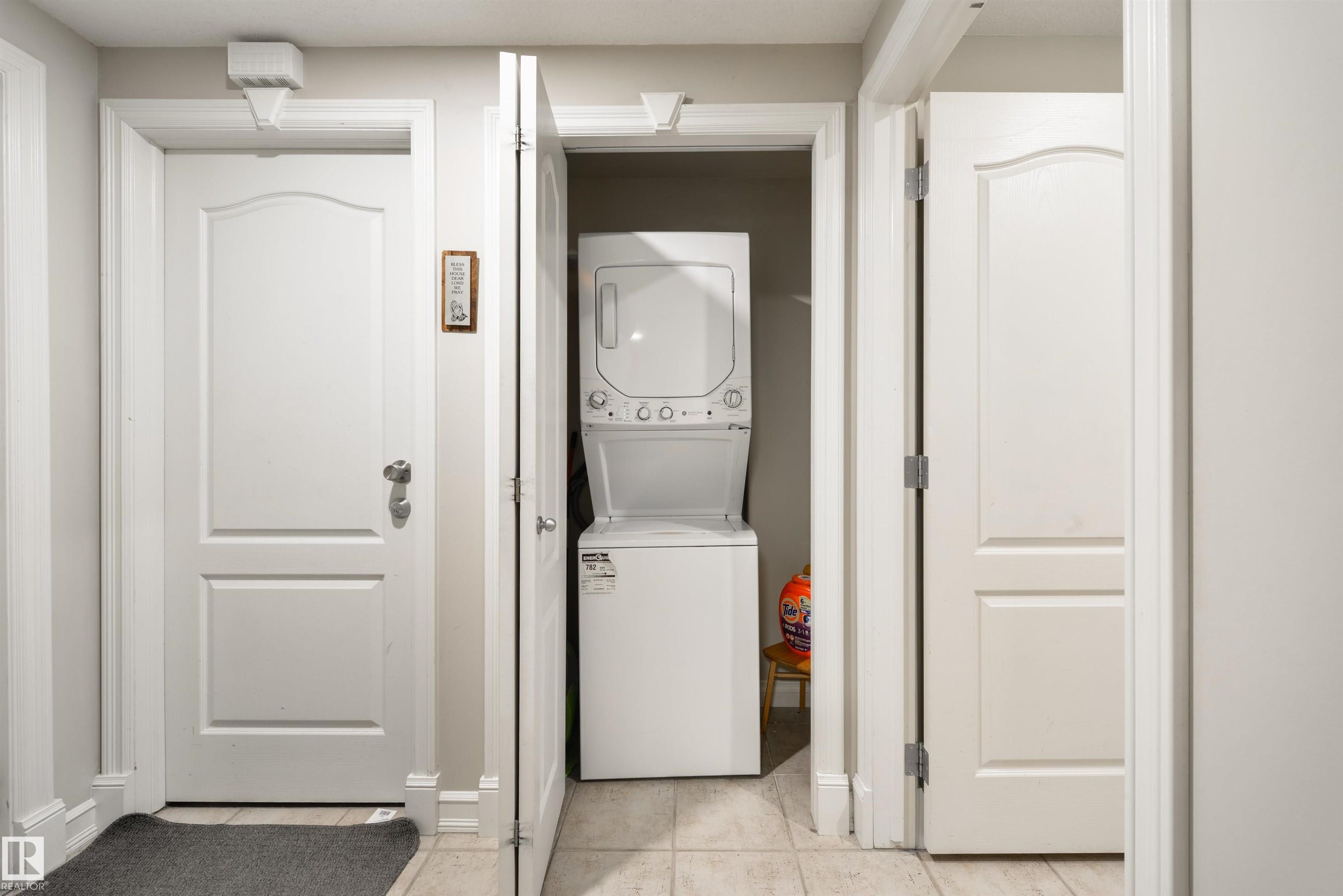 11304 9 Avenue, Edmonton, AB - Indoor Photo Showing Laundry Room