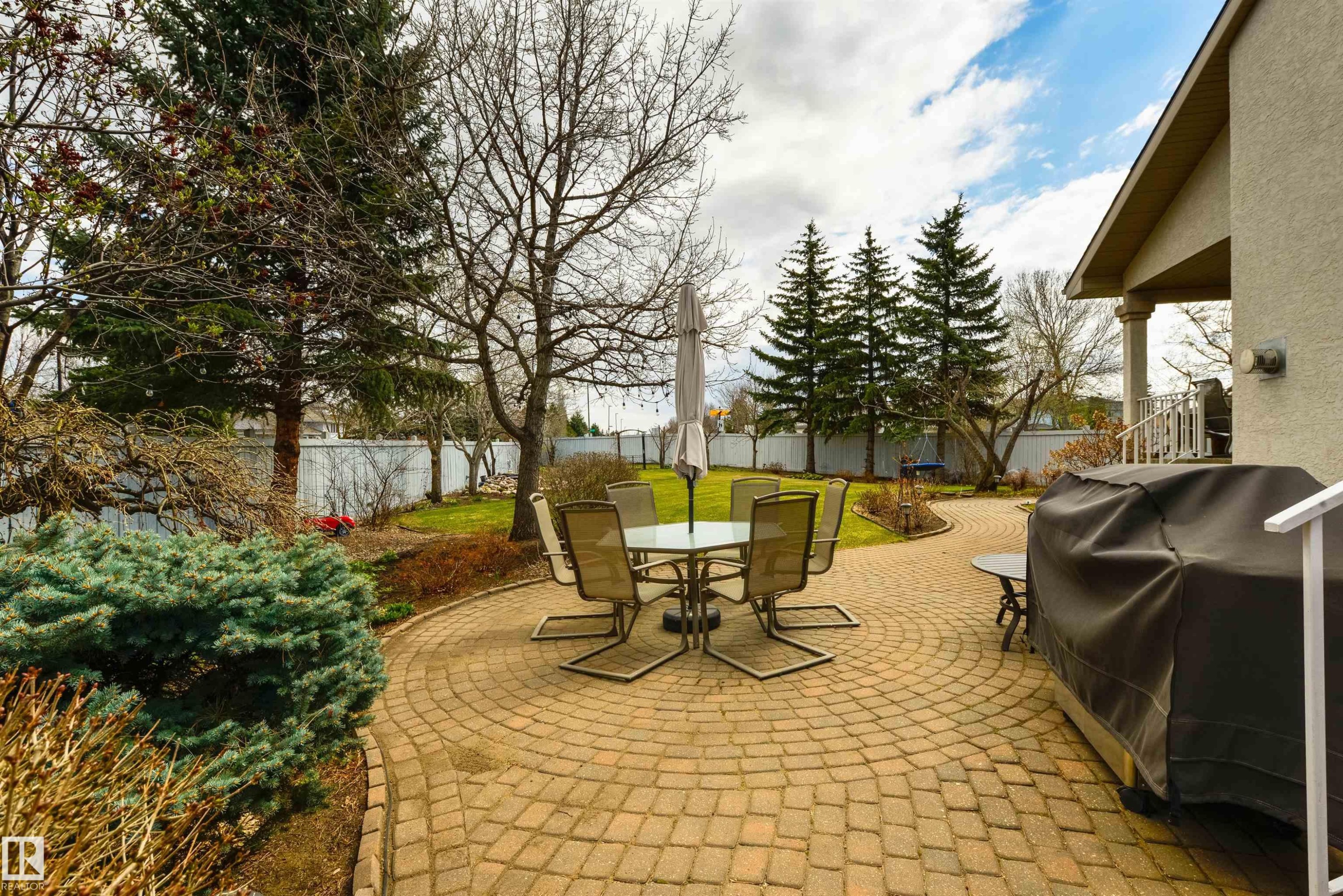 11304 9 Avenue, Edmonton, AB - Outdoor