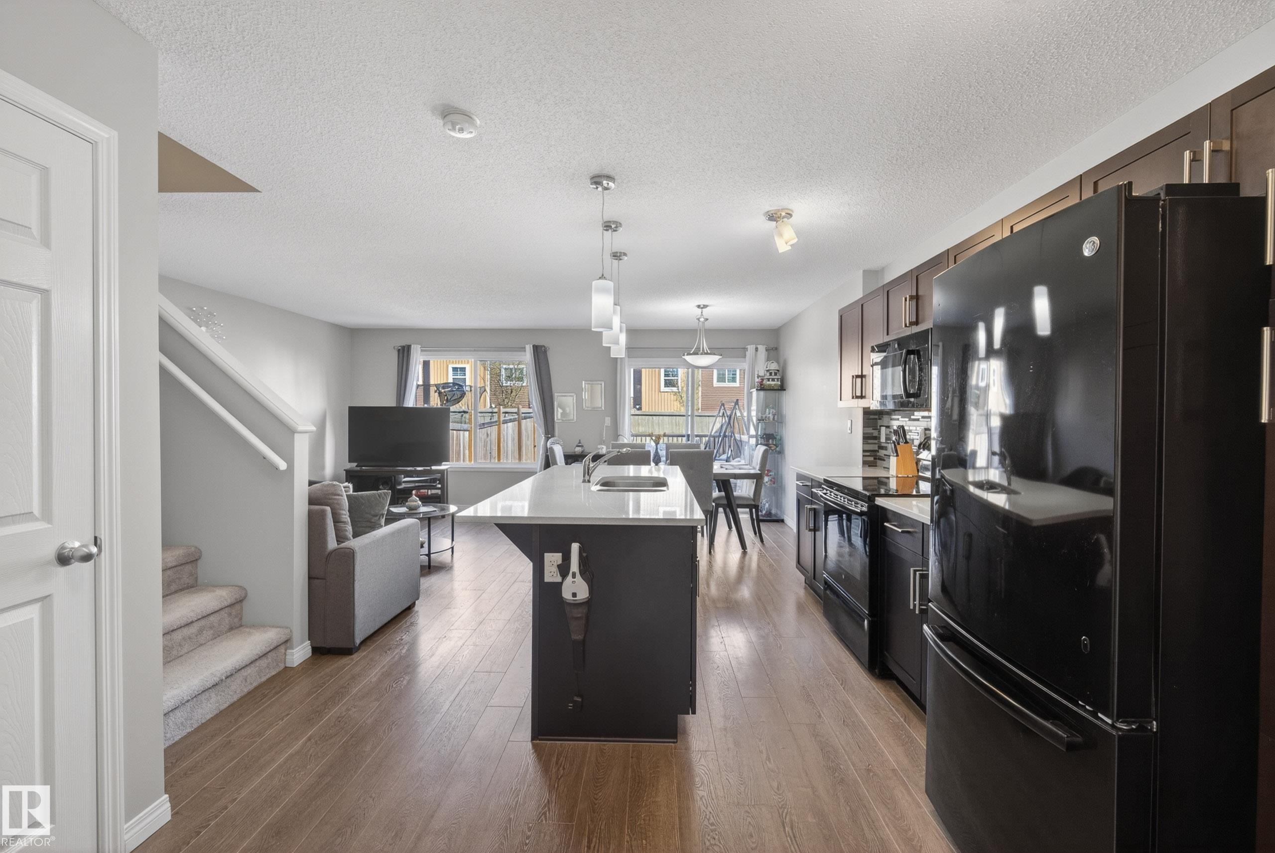 757 Eagleson Crescent, Edmonton, AB