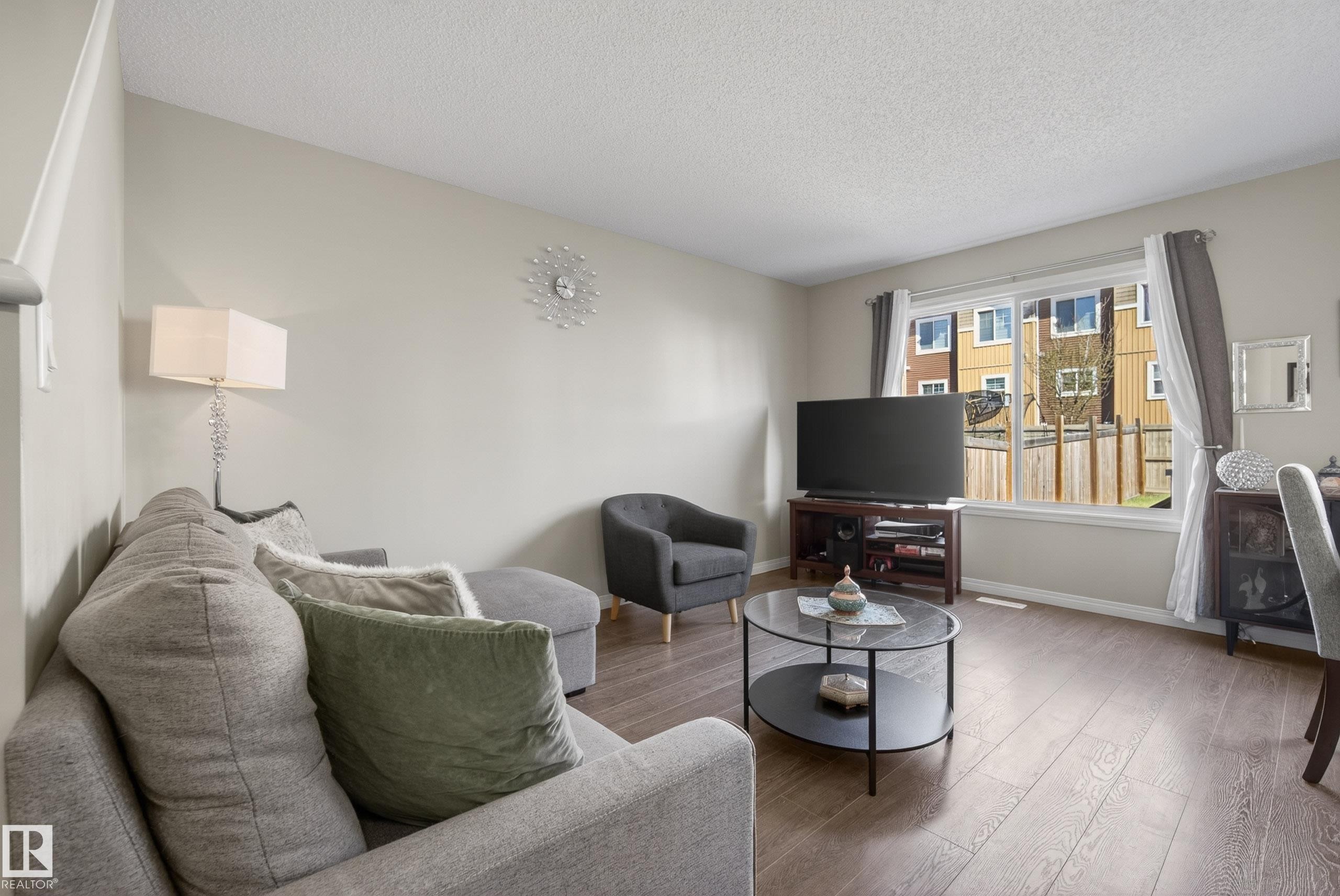 757 Eagleson Crescent, Edmonton, AB