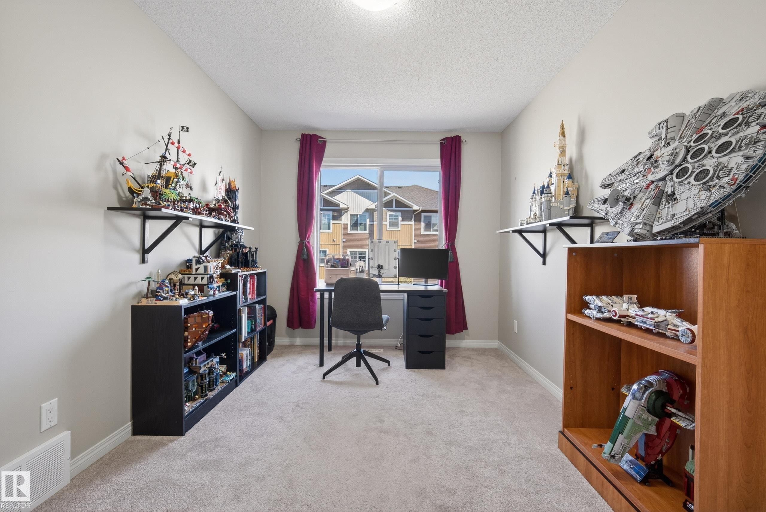 757 Eagleson Crescent, Edmonton, AB