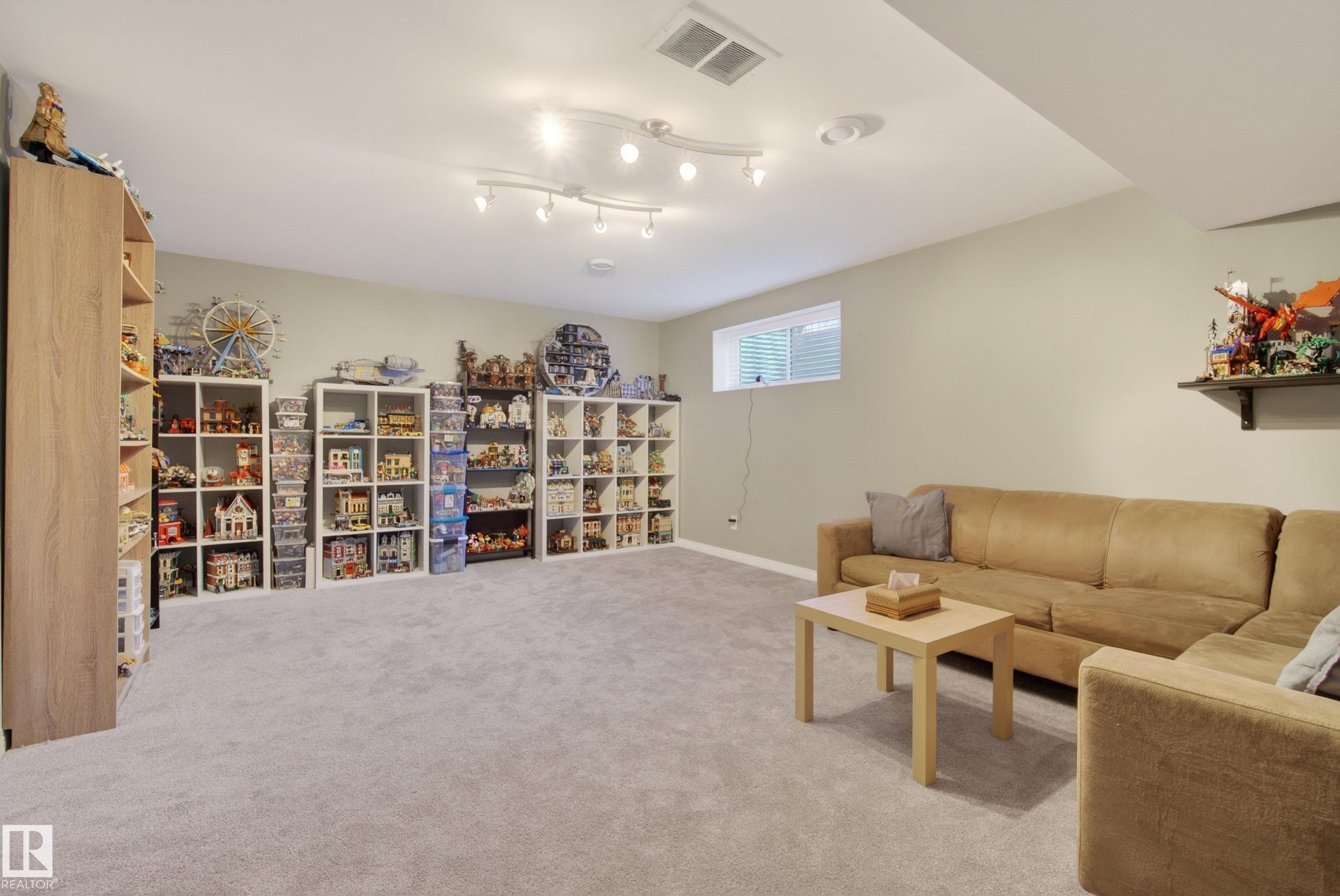 757 Eagleson Crescent, Edmonton, AB