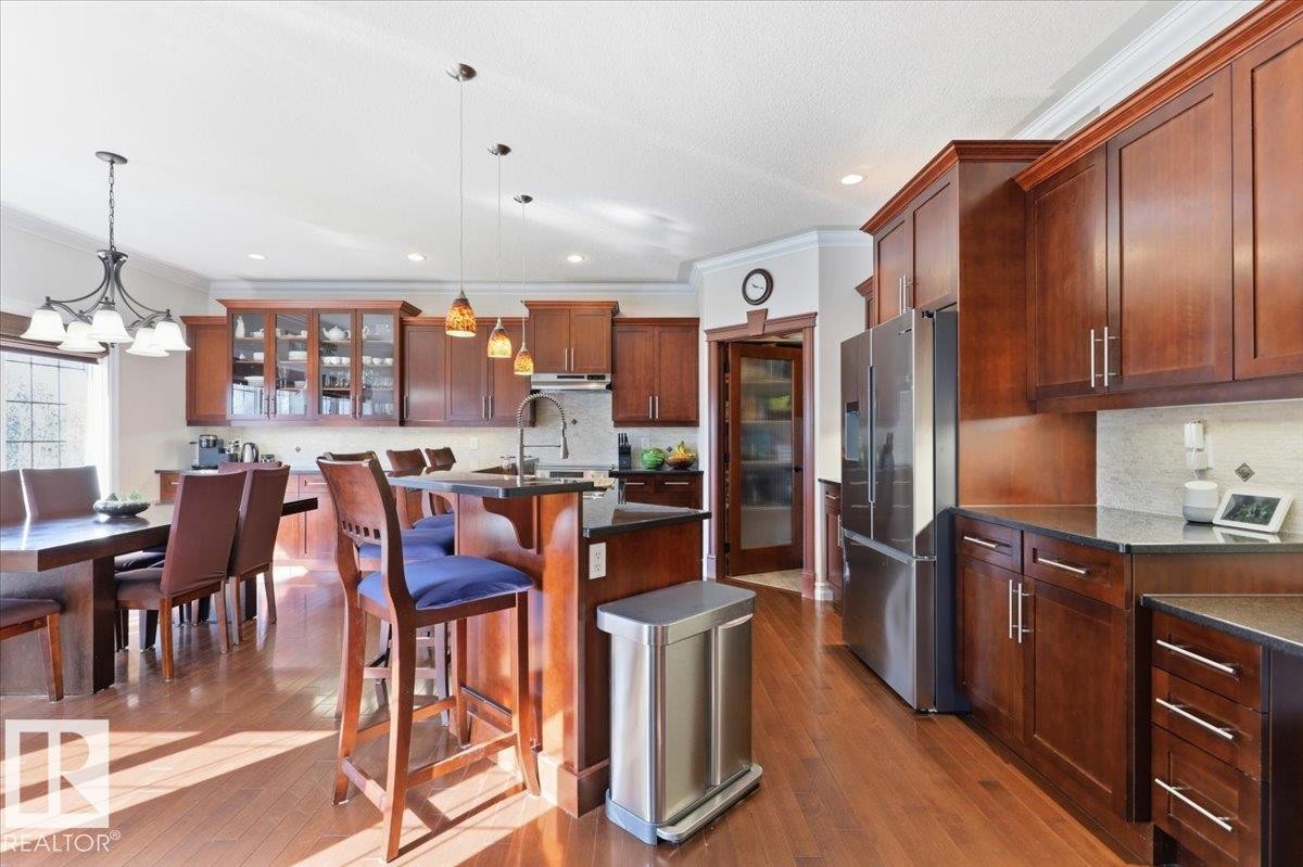 30 Ravine Drive, Devon, AB - Indoor Photo Showing Kitchen With Upgraded Kitchen