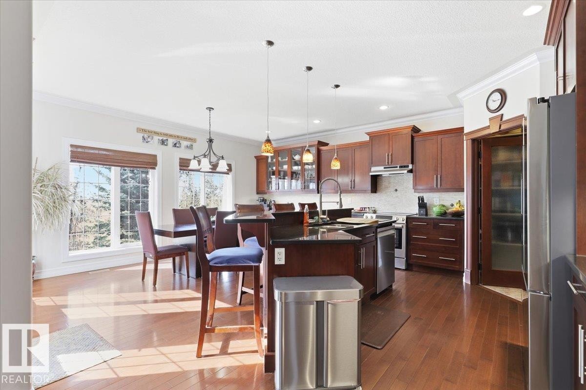 30 Ravine Drive, Devon, AB - Indoor Photo Showing Kitchen With Upgraded Kitchen