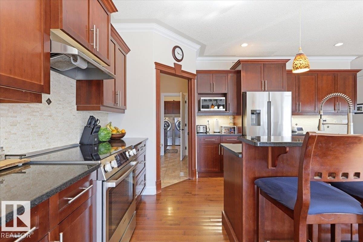 30 Ravine Drive, Devon, AB - Indoor Photo Showing Kitchen With Upgraded Kitchen