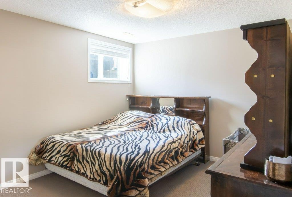 6103 5 Avenue, Edmonton, AB - Indoor Photo Showing Bedroom