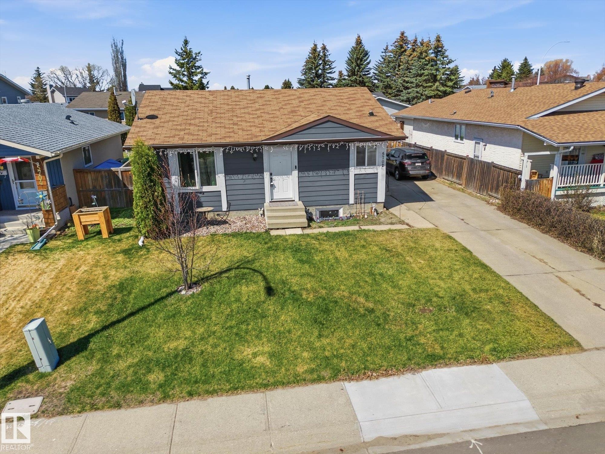 5702 50 Street, Stony Plain, AB - Outdoor