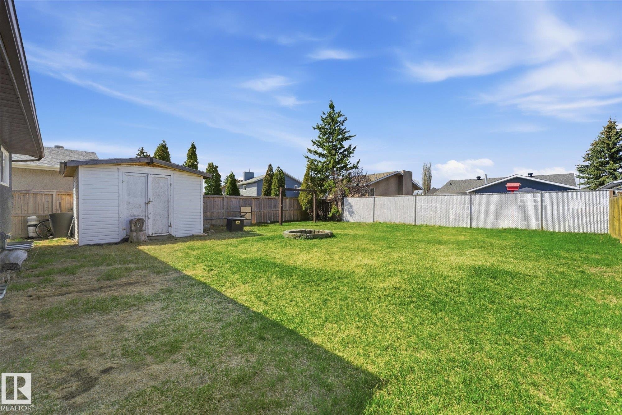 5702 50 Street, Stony Plain, AB - Outdoor With Backyard