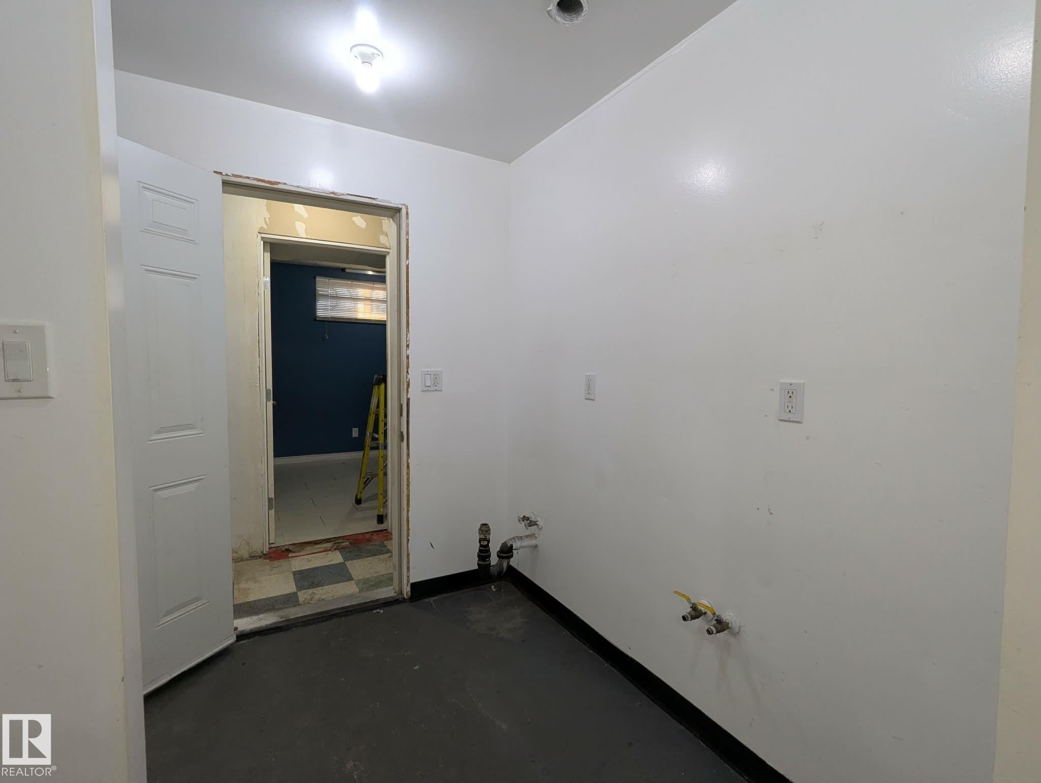 11725 83 Street, Edmonton, AB - Indoor Photo Showing Other Room