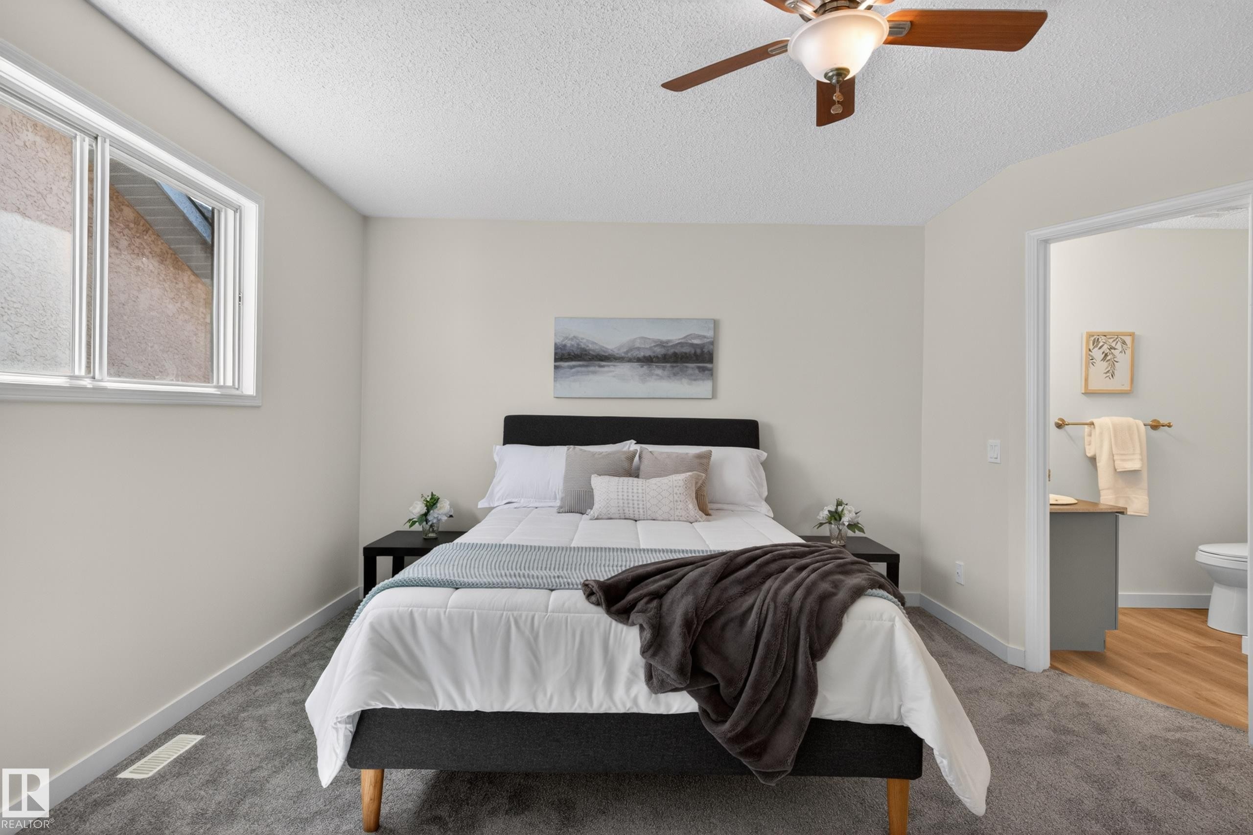 15323 72 Street, Edmonton, AB - Indoor Photo Showing Bedroom