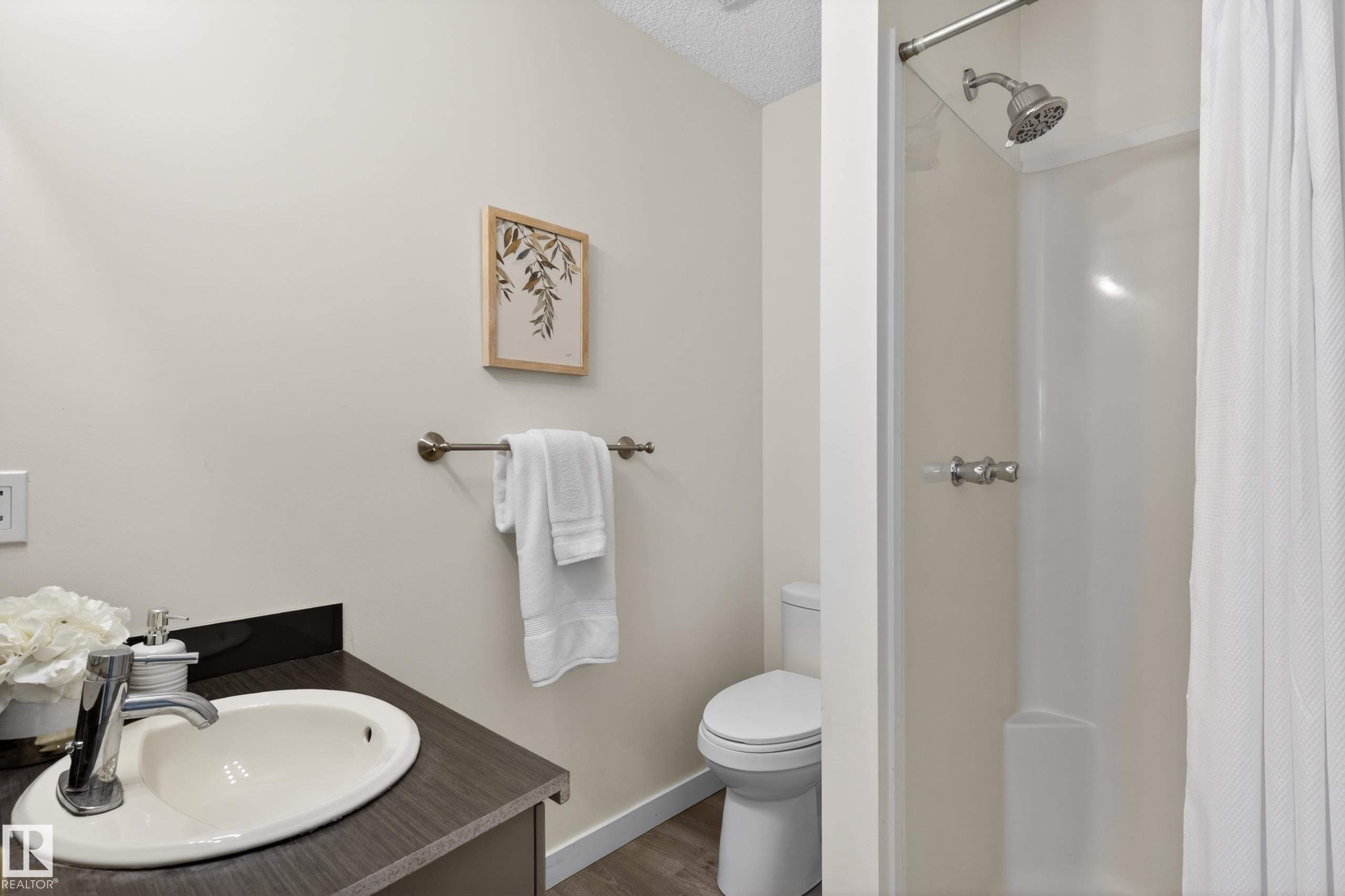 15323 72 Street, Edmonton, AB - Indoor Photo Showing Bathroom
