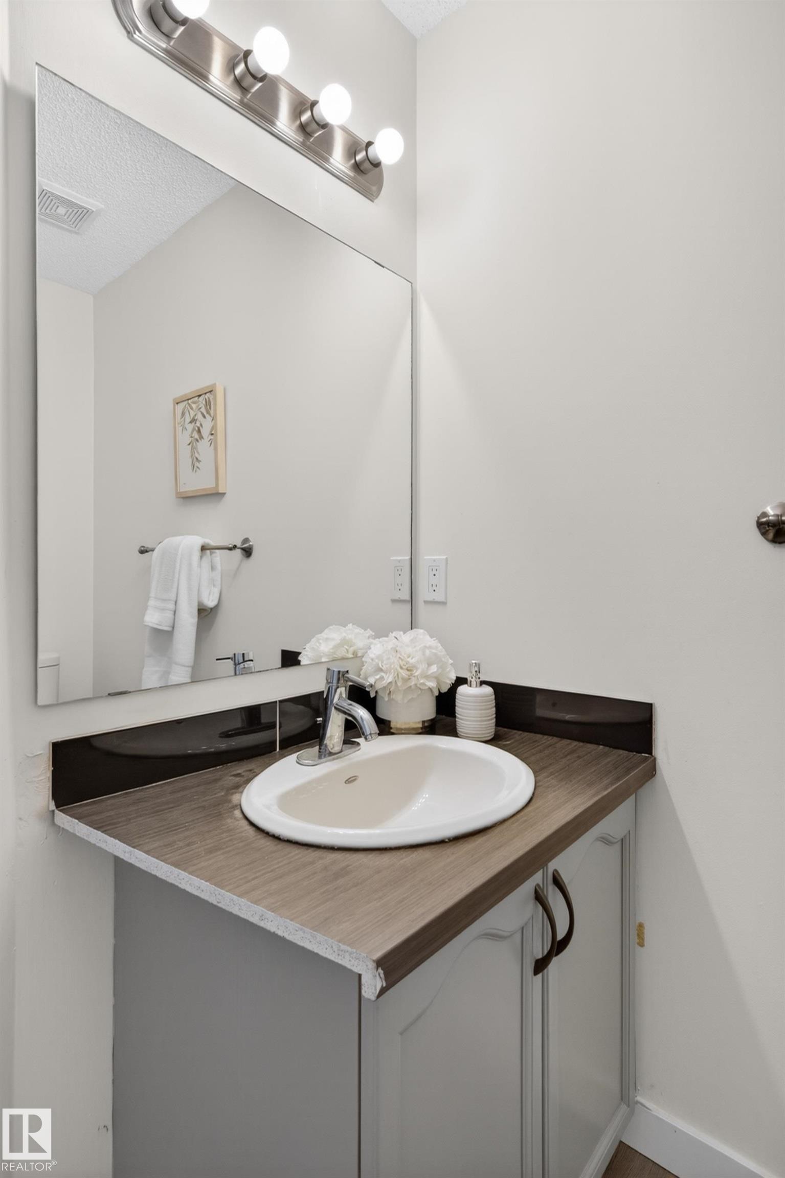 15323 72 Street, Edmonton, AB - Indoor Photo Showing Bathroom