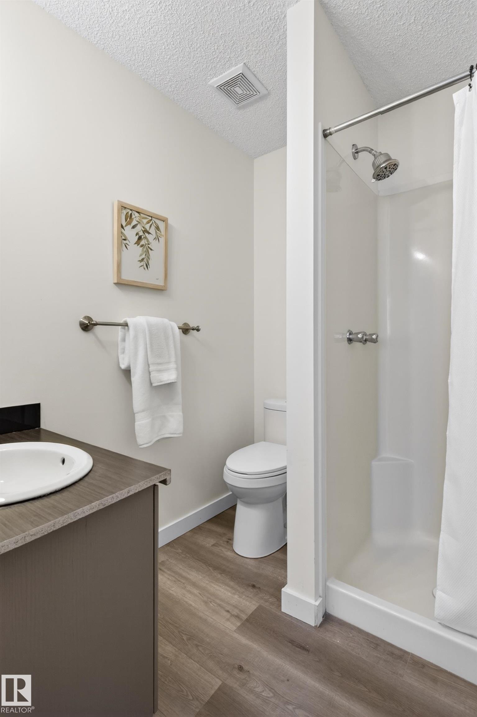 15323 72 Street, Edmonton, AB - Indoor Photo Showing Bathroom
