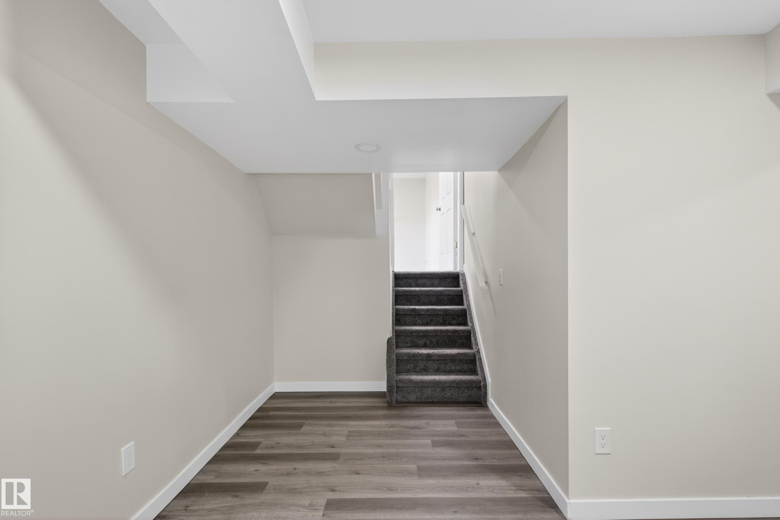 15323 72 Street, Edmonton, AB - Indoor Photo Showing Other Room
