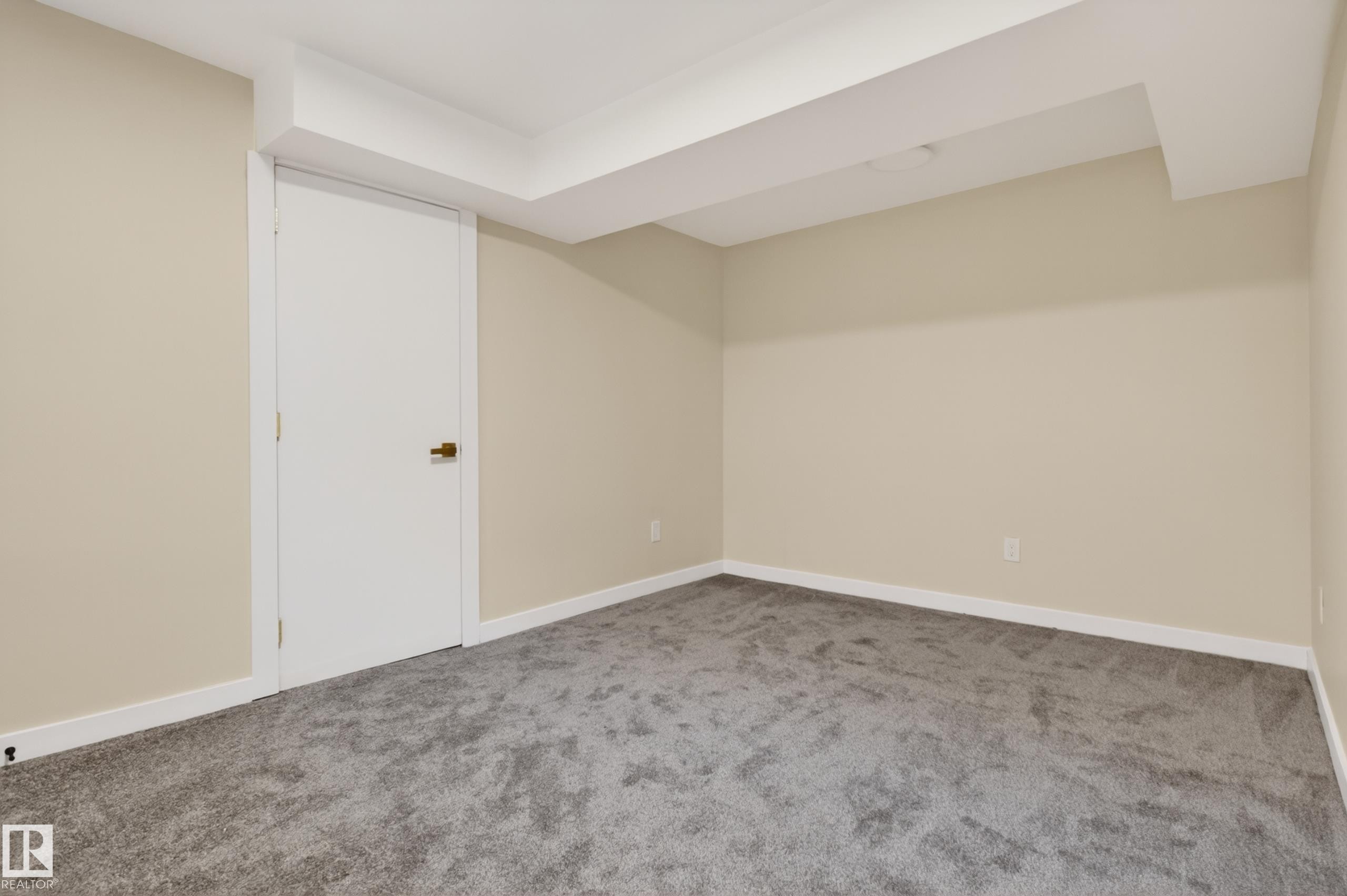 15323 72 Street, Edmonton, AB - Indoor Photo Showing Other Room