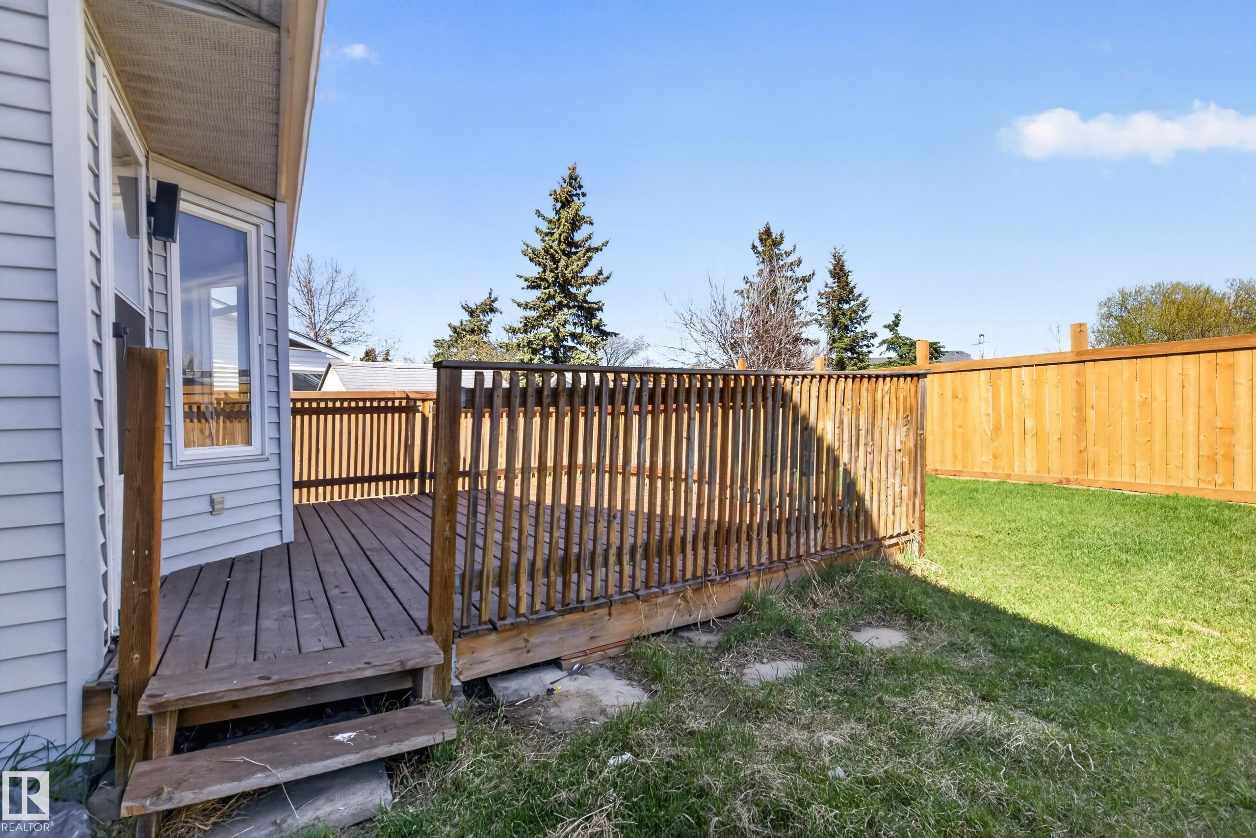 15323 72 Street, Edmonton, AB - Outdoor