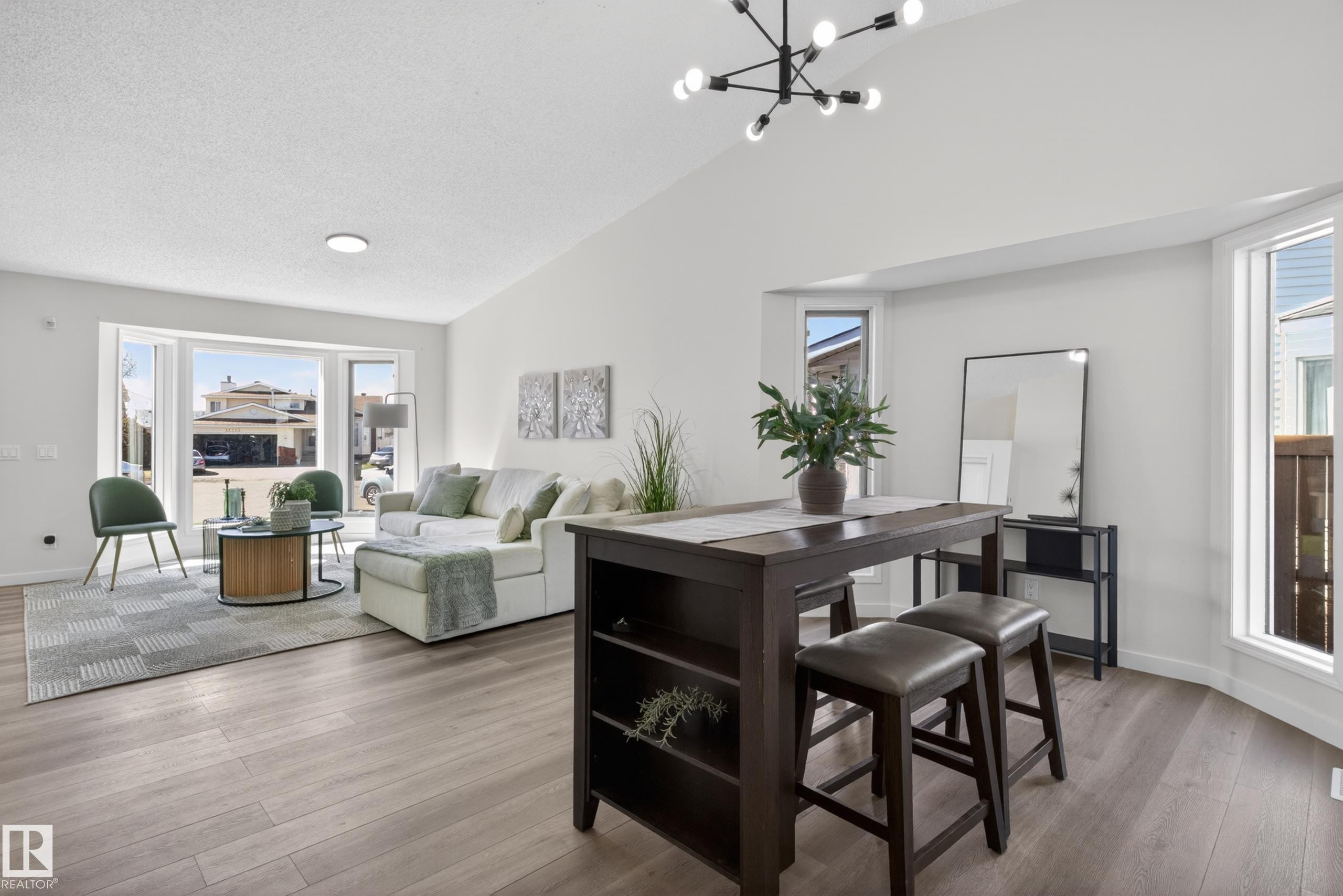15323 72 Street, Edmonton, AB - Indoor
