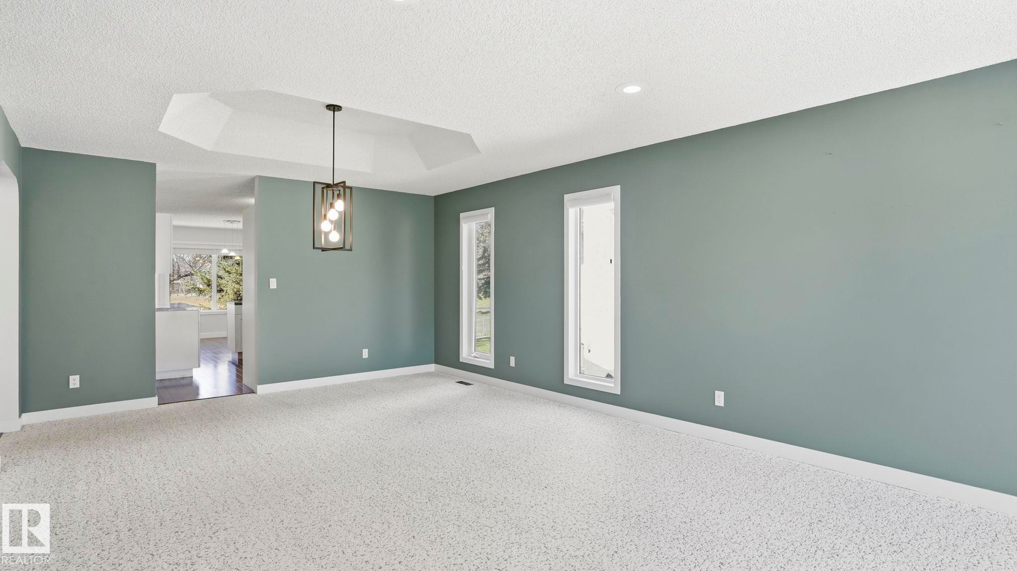 1346 Potter Greens Drive, Edmonton, AB - Indoor Photo Showing Other Room
