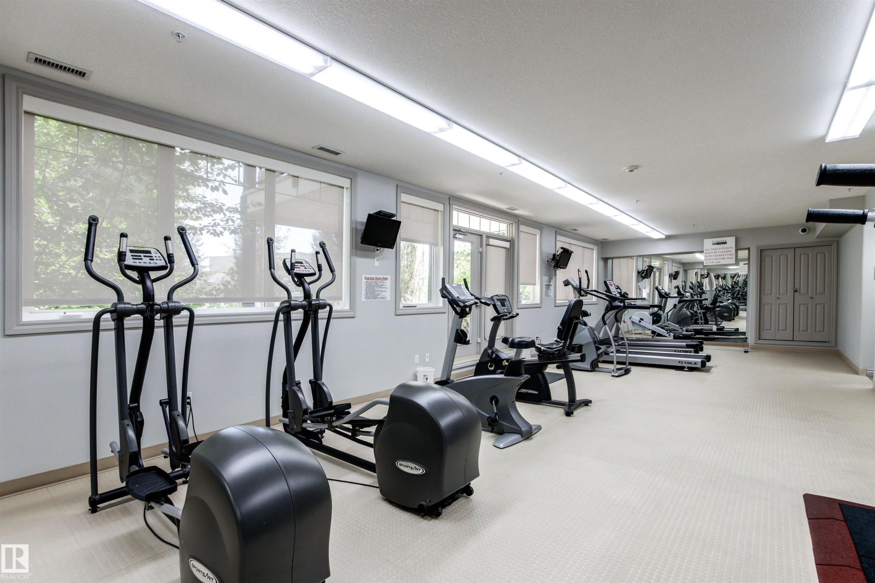 112 12408 15 Avenue, Edmonton, AB - Indoor Photo Showing Gym Room