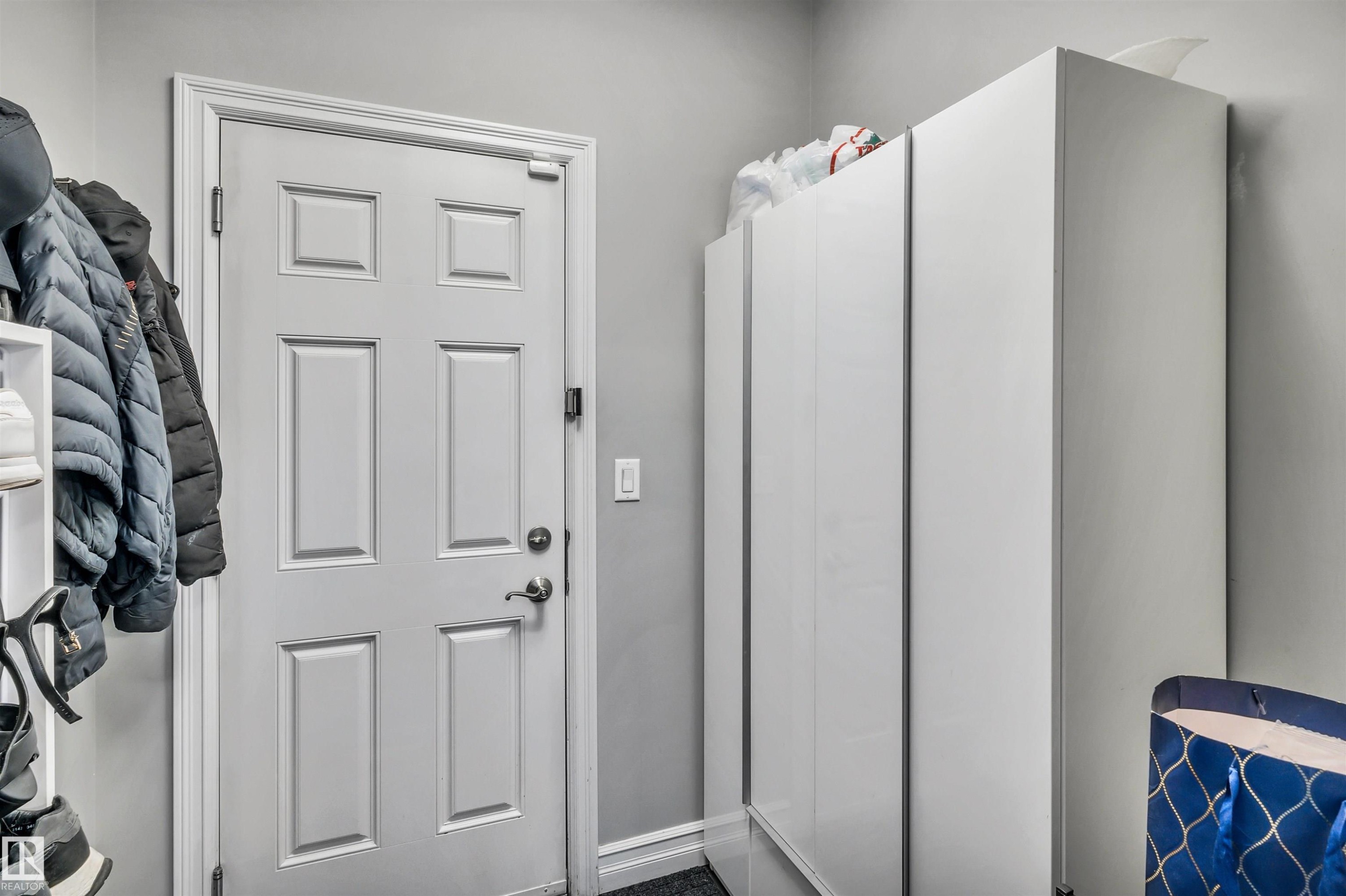 7728 18 Avenue, Edmonton, AB - Indoor Photo Showing Other Room