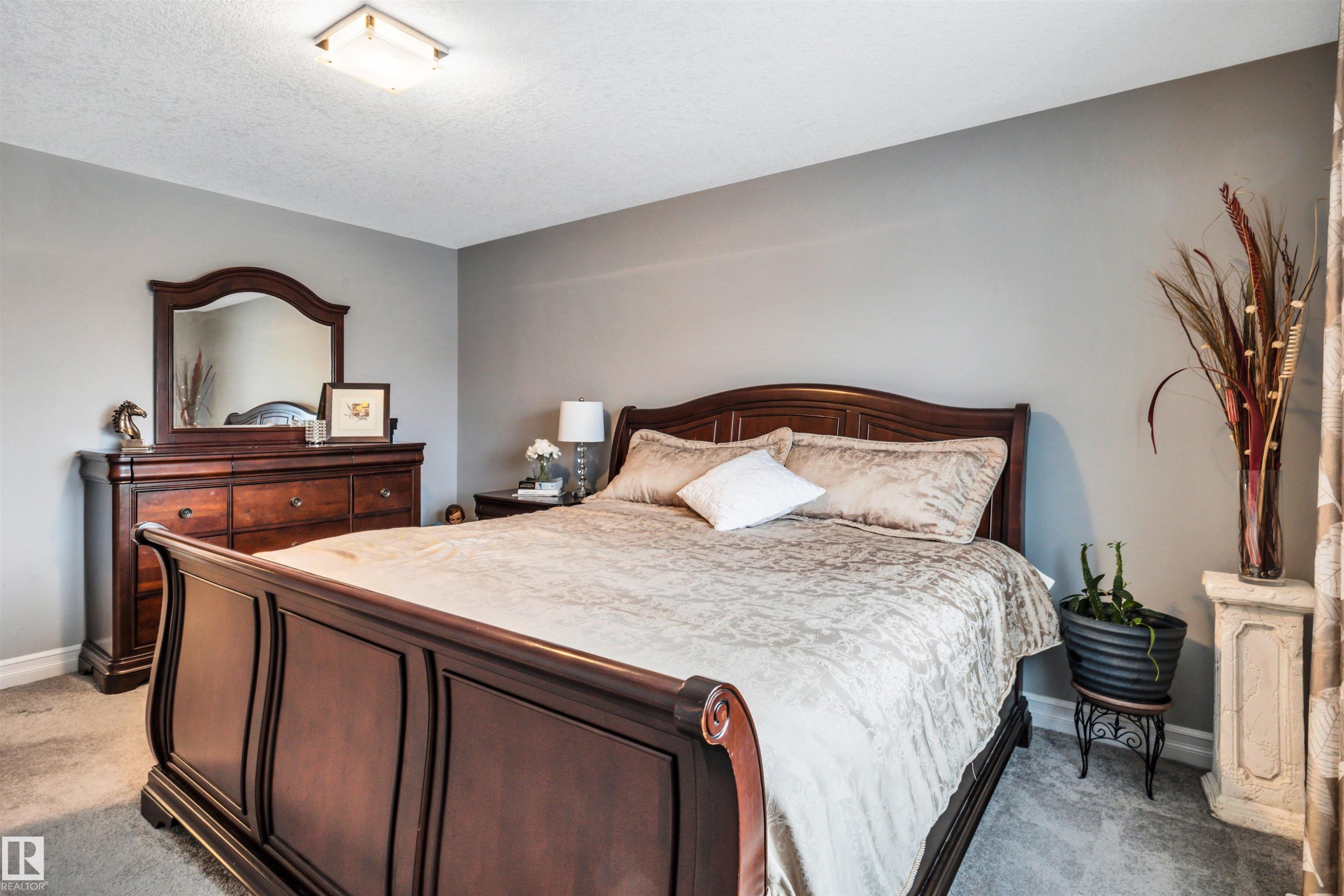 7728 18 Avenue, Edmonton, AB - Indoor Photo Showing Bedroom
