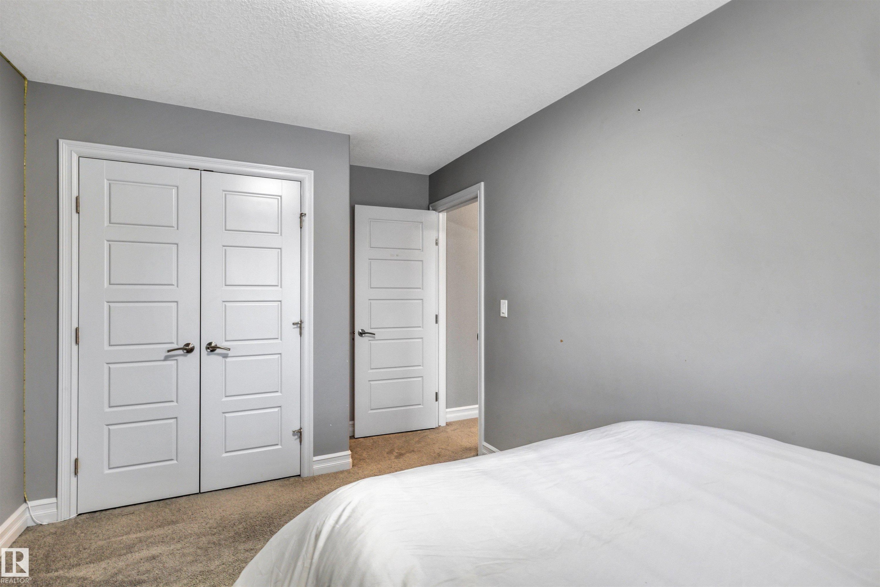 7728 18 Avenue, Edmonton, AB - Indoor Photo Showing Bedroom