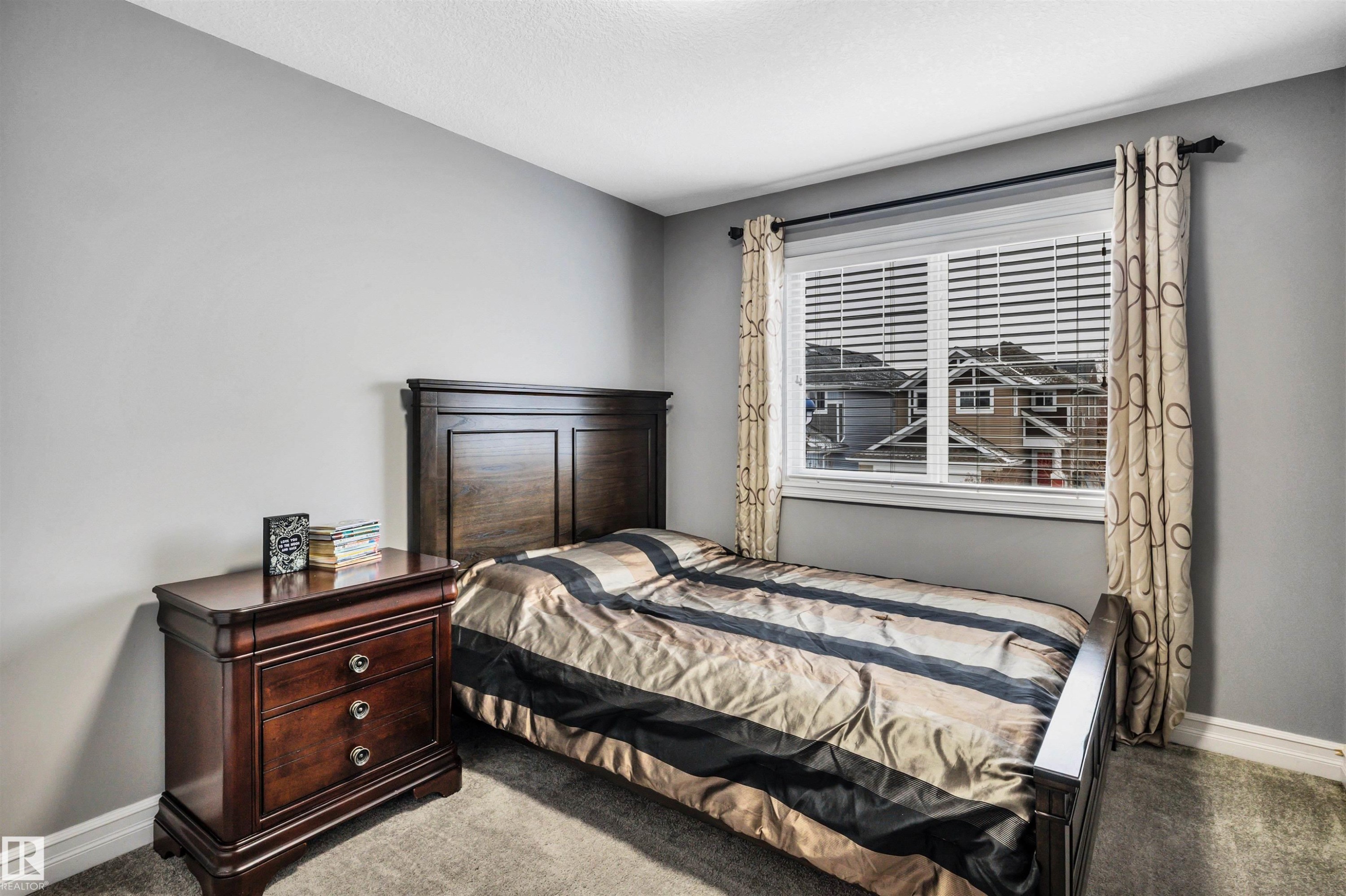7728 18 Avenue, Edmonton, AB - Indoor Photo Showing Bedroom