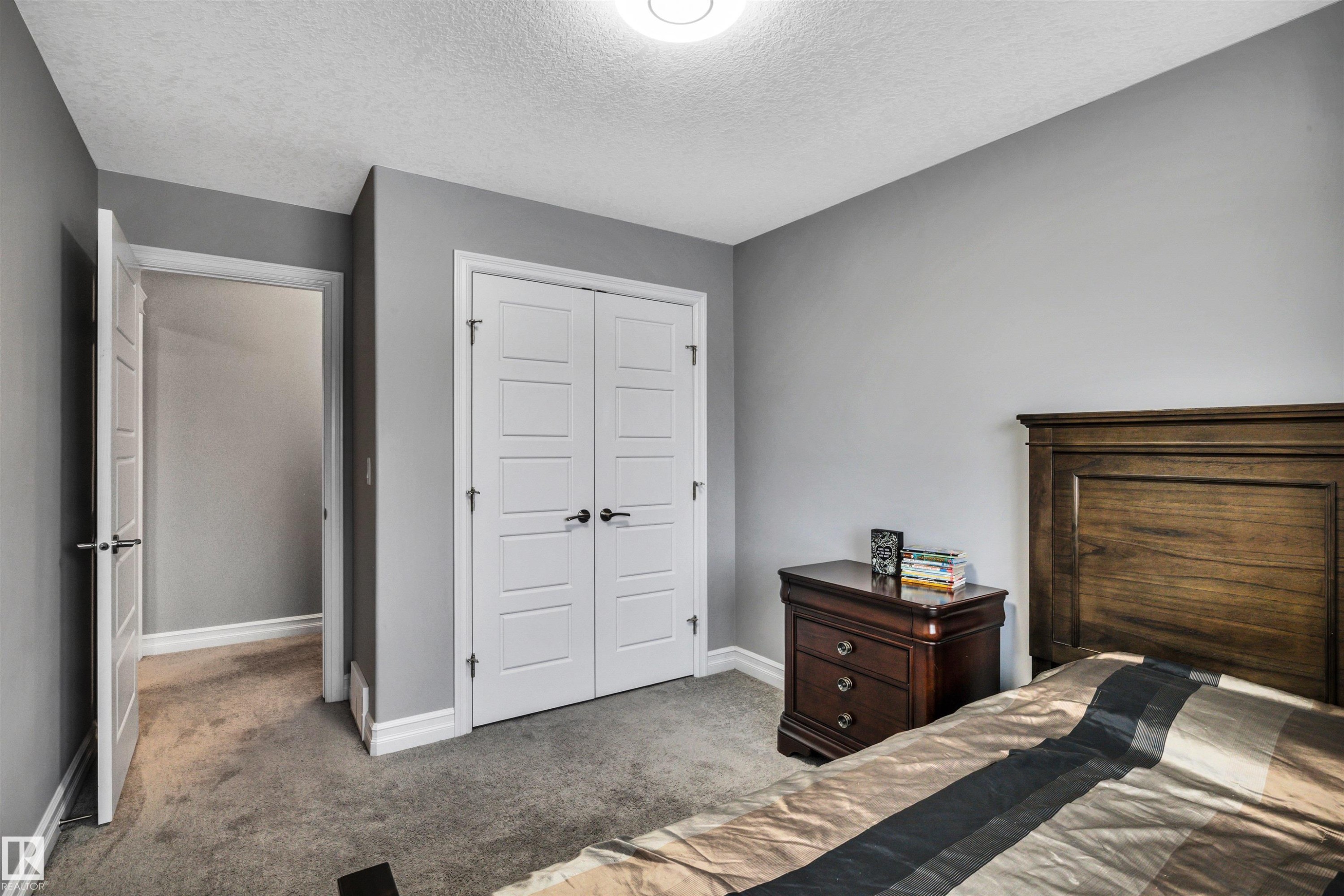 7728 18 Avenue, Edmonton, AB - Indoor Photo Showing Bedroom