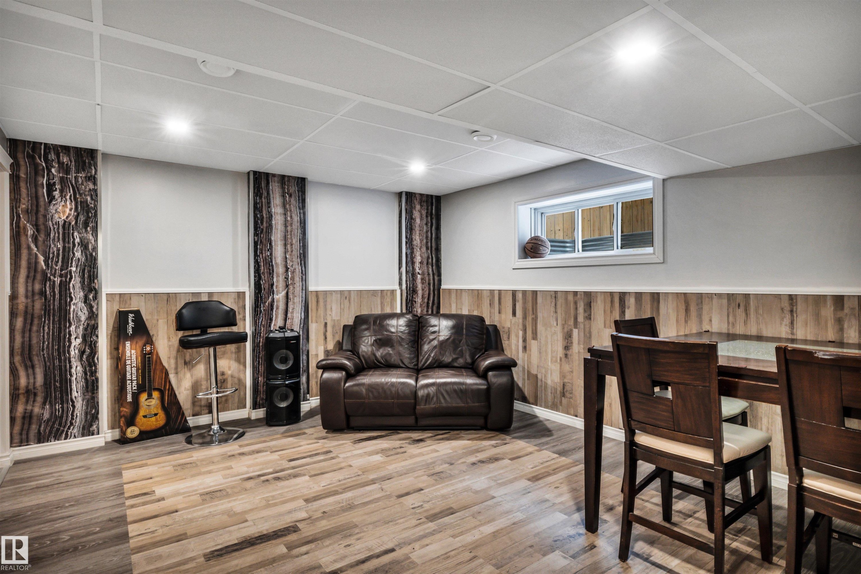 7728 18 Avenue, Edmonton, AB - Indoor