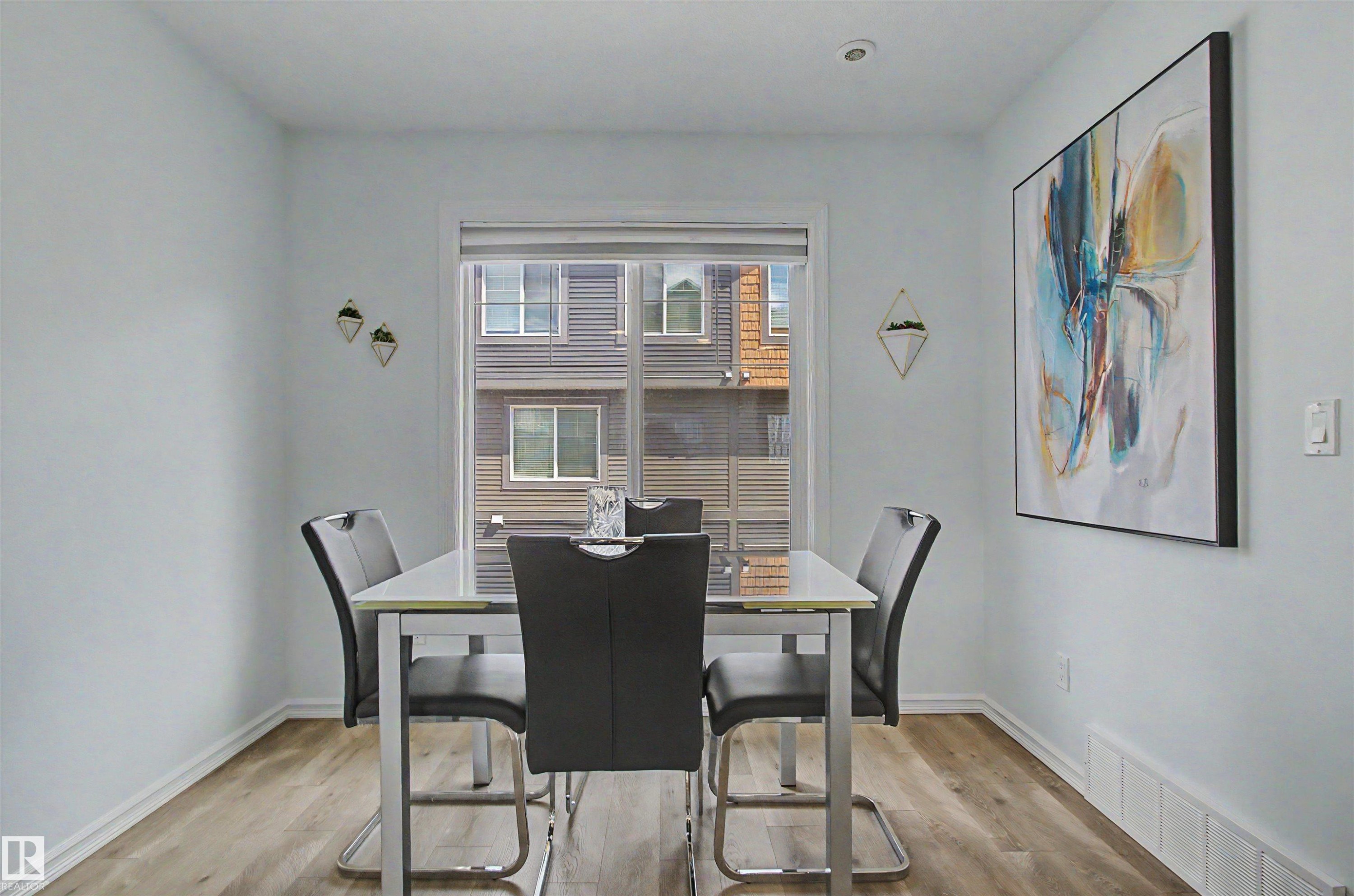 #30 3025 151 Av Nw, Edmonton, AB - Indoor Photo Showing Dining Room