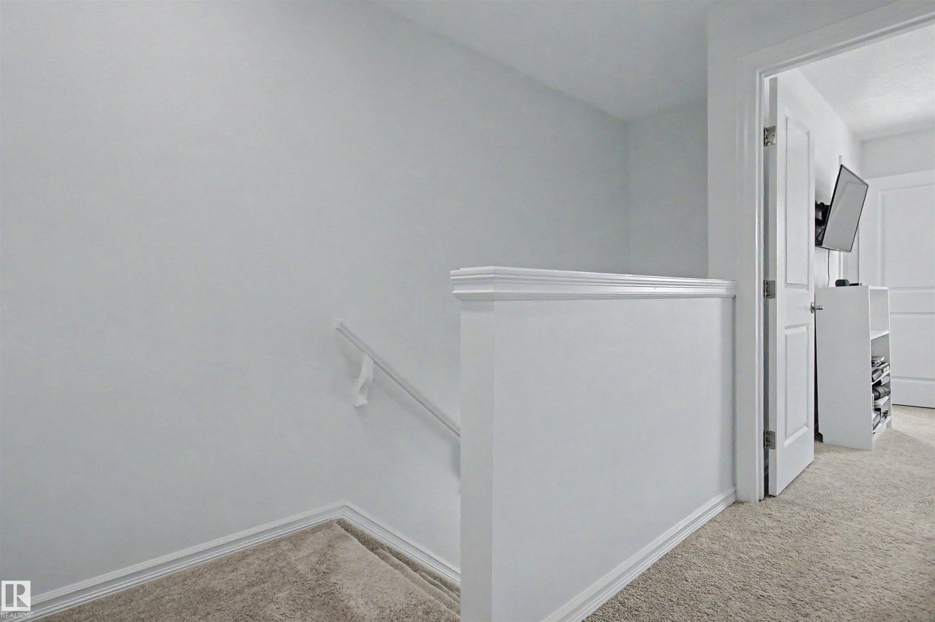 #30 3025 151 Av Nw, Edmonton, AB - Indoor