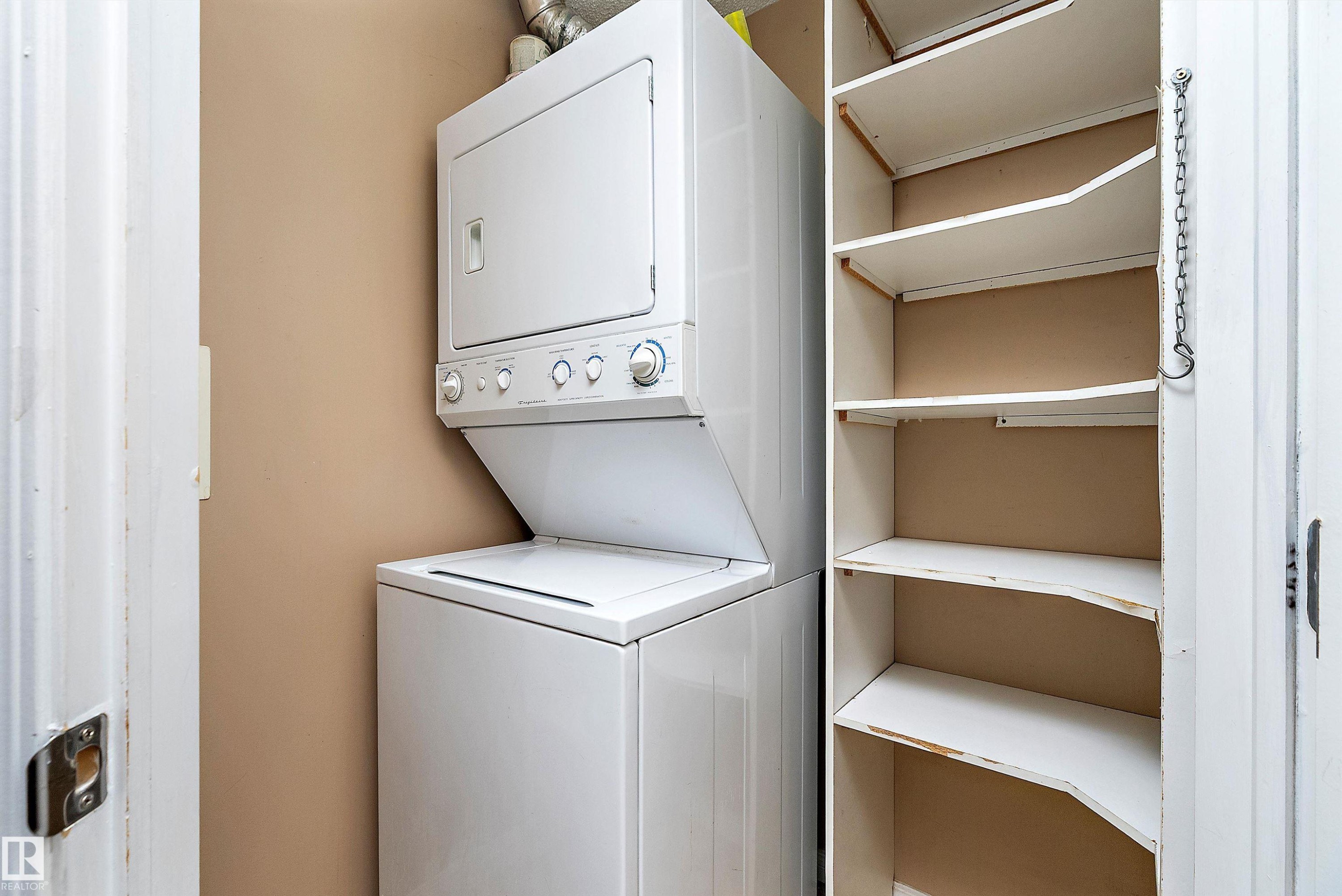 325 11325 83 Street, Edmonton, AB - Indoor Photo Showing Laundry Room