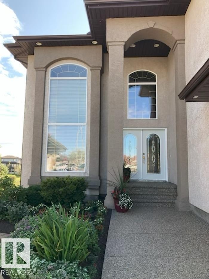 7429 162 Avenue Nw, Edmonton, AB - Outdoor