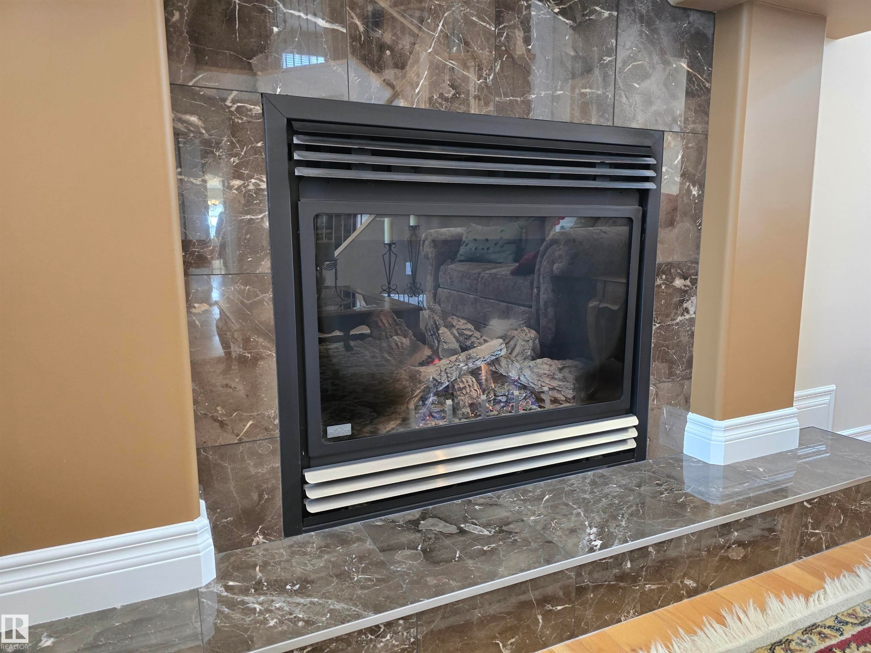 7429 162 Avenue Nw, Edmonton, AB - Indoor Photo Showing Living Room With Fireplace