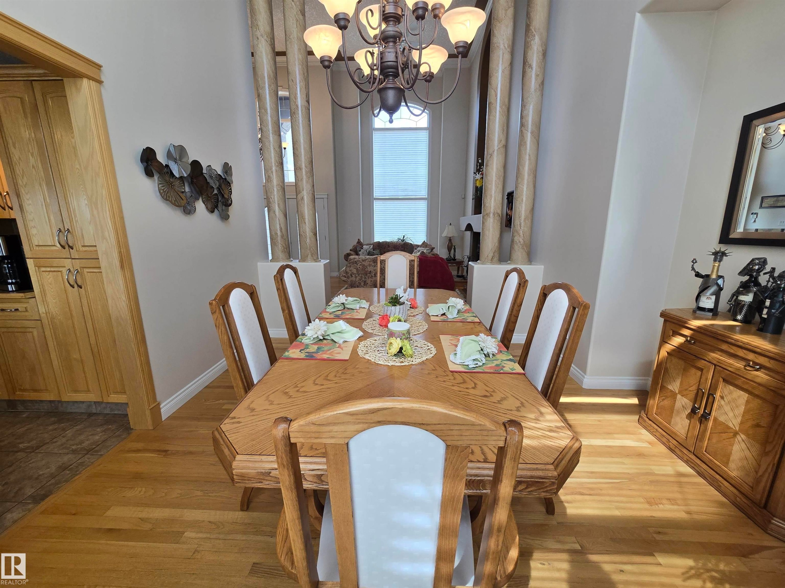 7429 162 Avenue Nw, Edmonton, AB - Indoor Photo Showing Dining Room