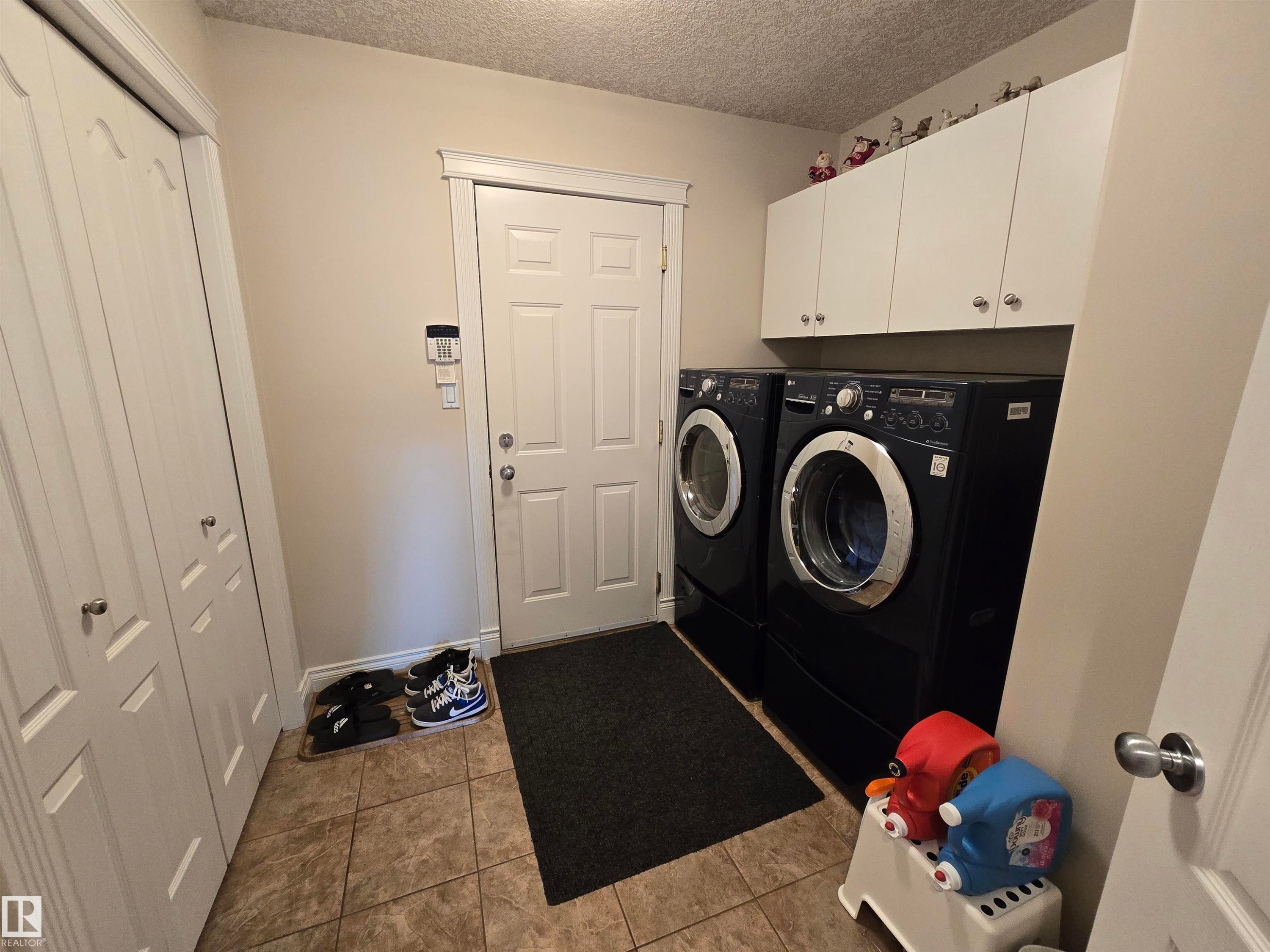 7429 162 Avenue Nw, Edmonton, AB - Indoor Photo Showing Laundry Room