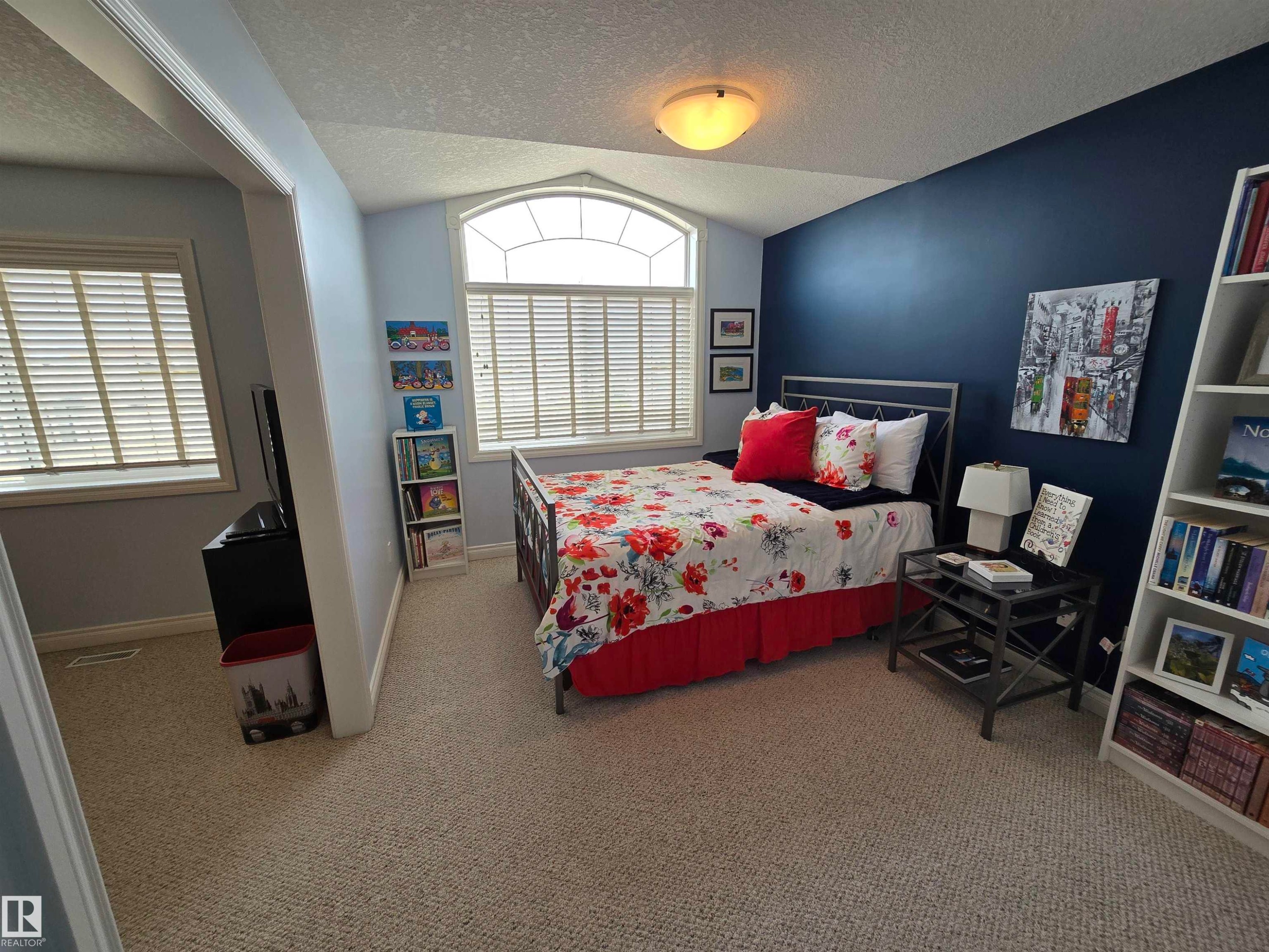 7429 162 Avenue Nw, Edmonton, AB - Indoor Photo Showing Bedroom