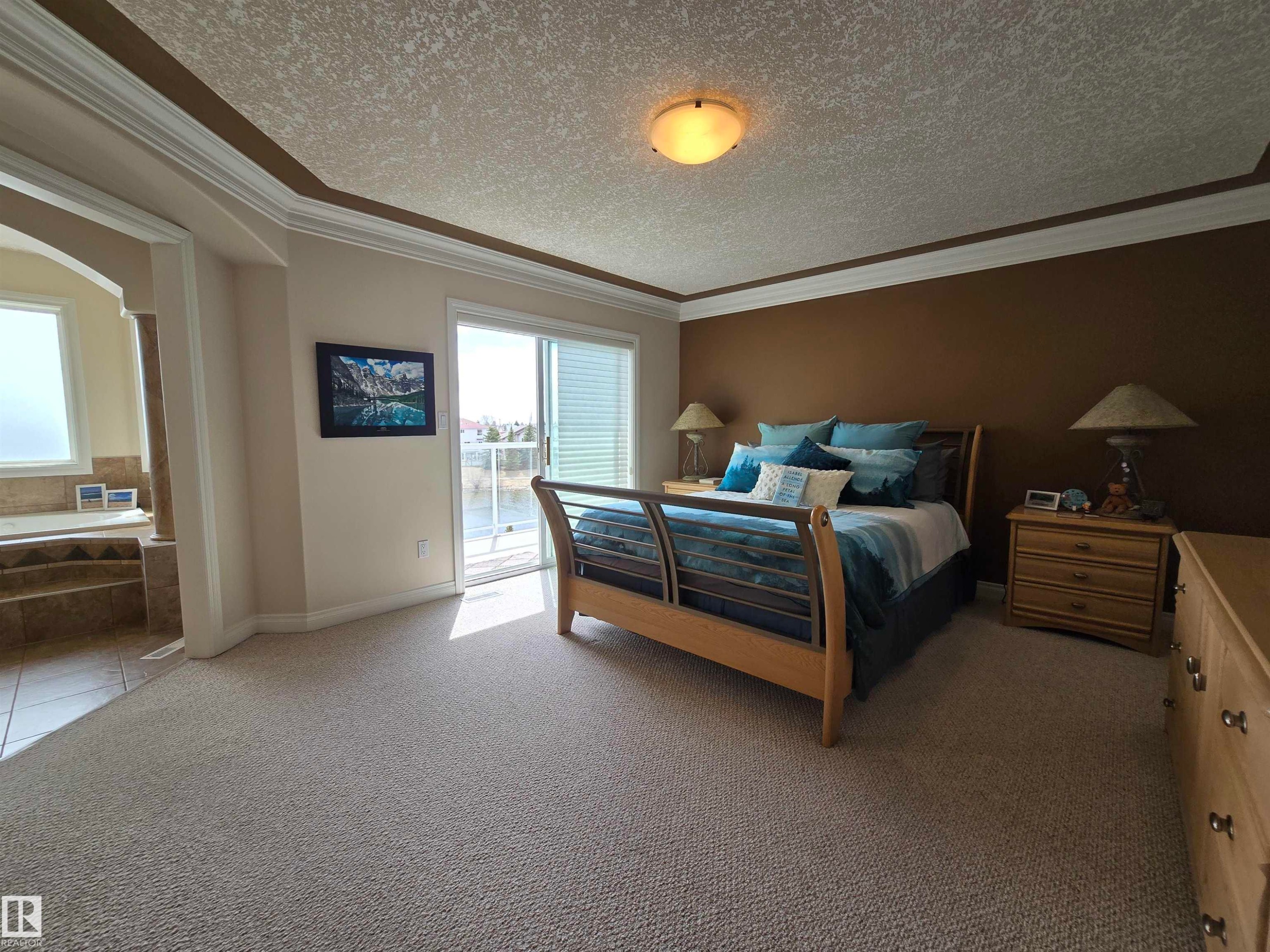 7429 162 Avenue Nw, Edmonton, AB - Indoor Photo Showing Bedroom