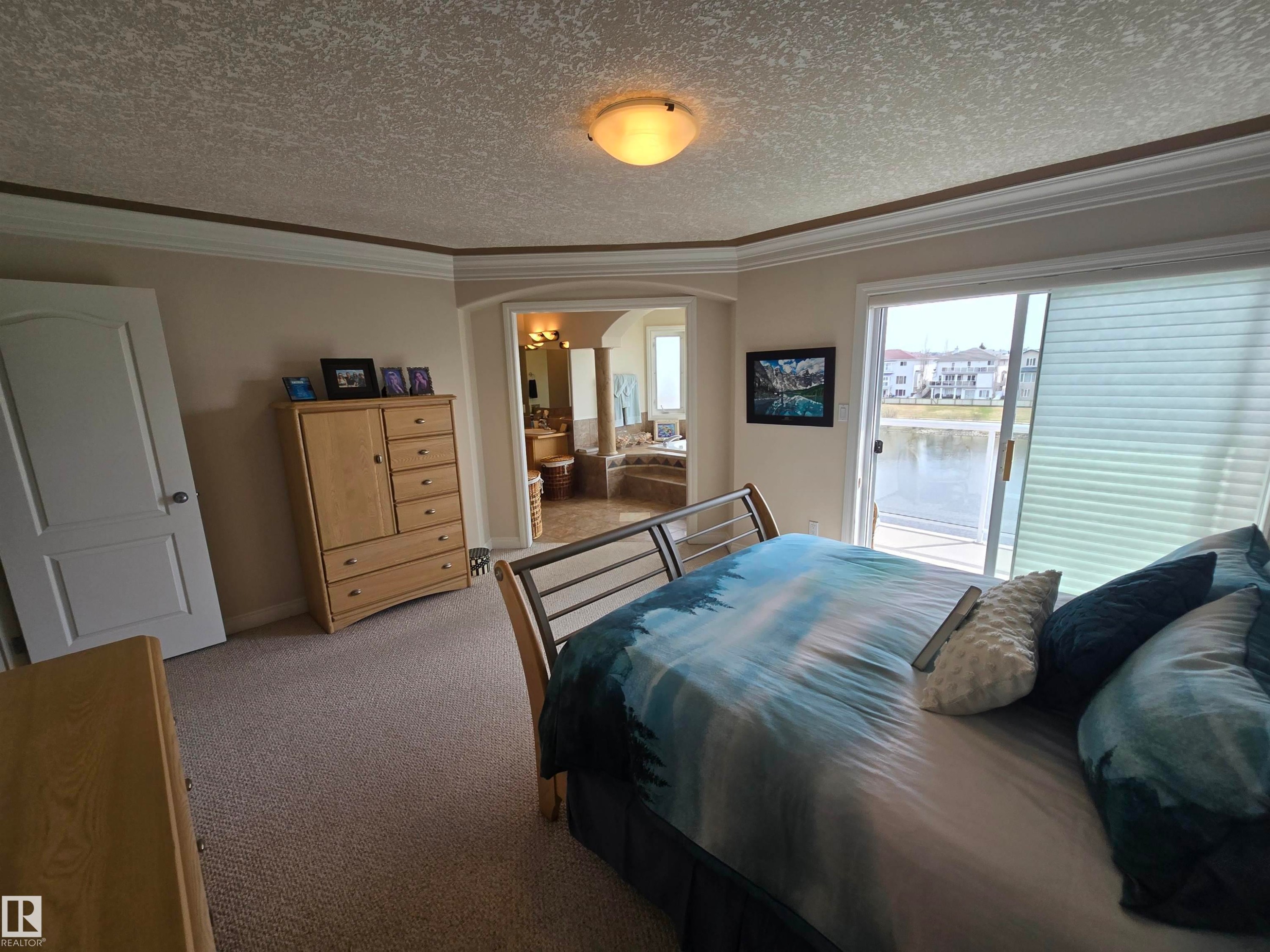7429 162 Avenue Nw, Edmonton, AB - Indoor Photo Showing Bedroom