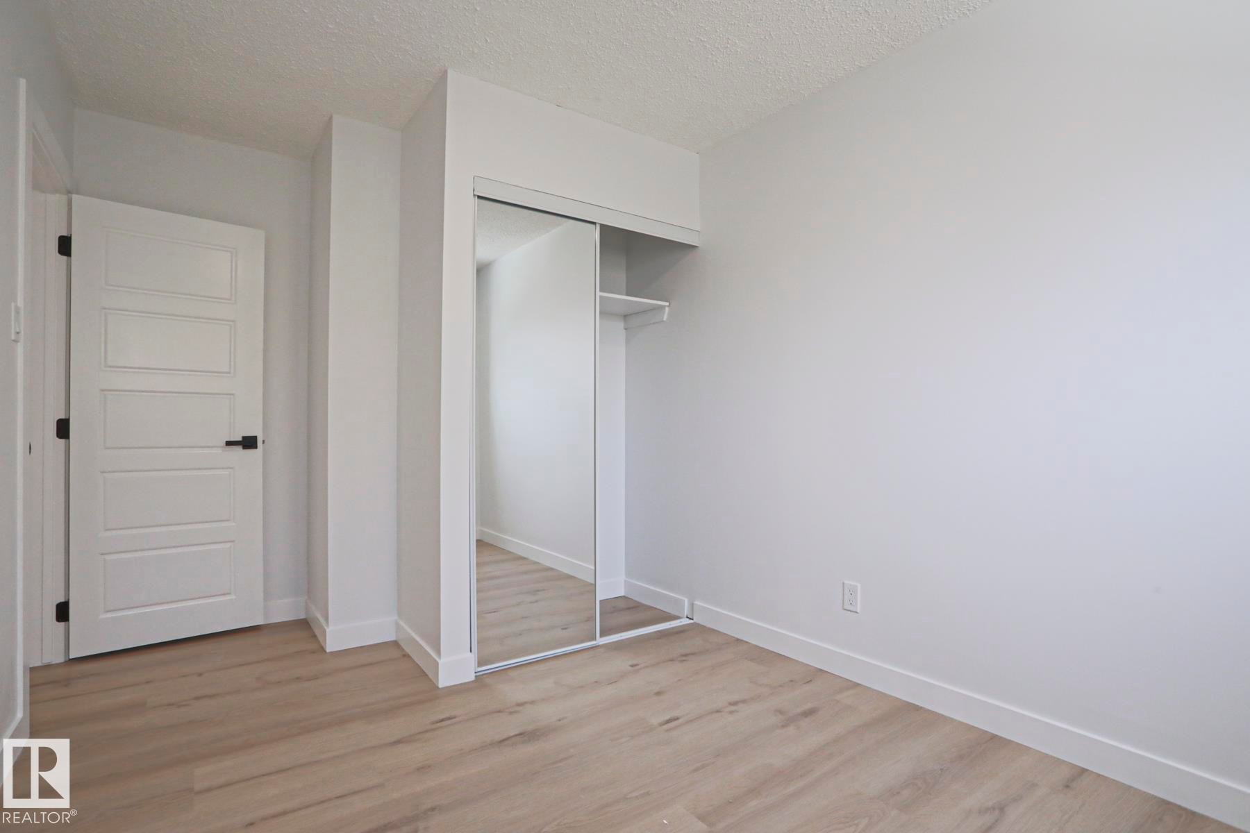32 Habitat Crescent, Edmonton, AB - Indoor Photo Showing Other Room
