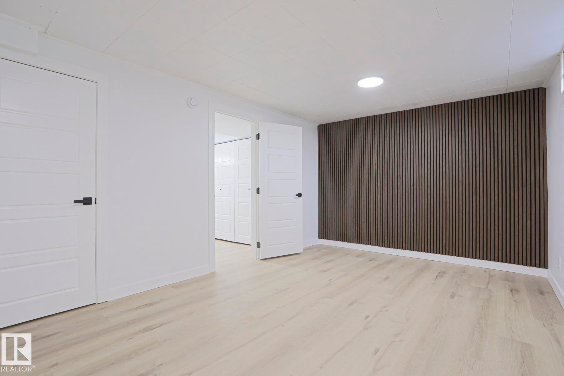 32 Habitat Crescent, Edmonton, AB - Indoor Photo Showing Other Room